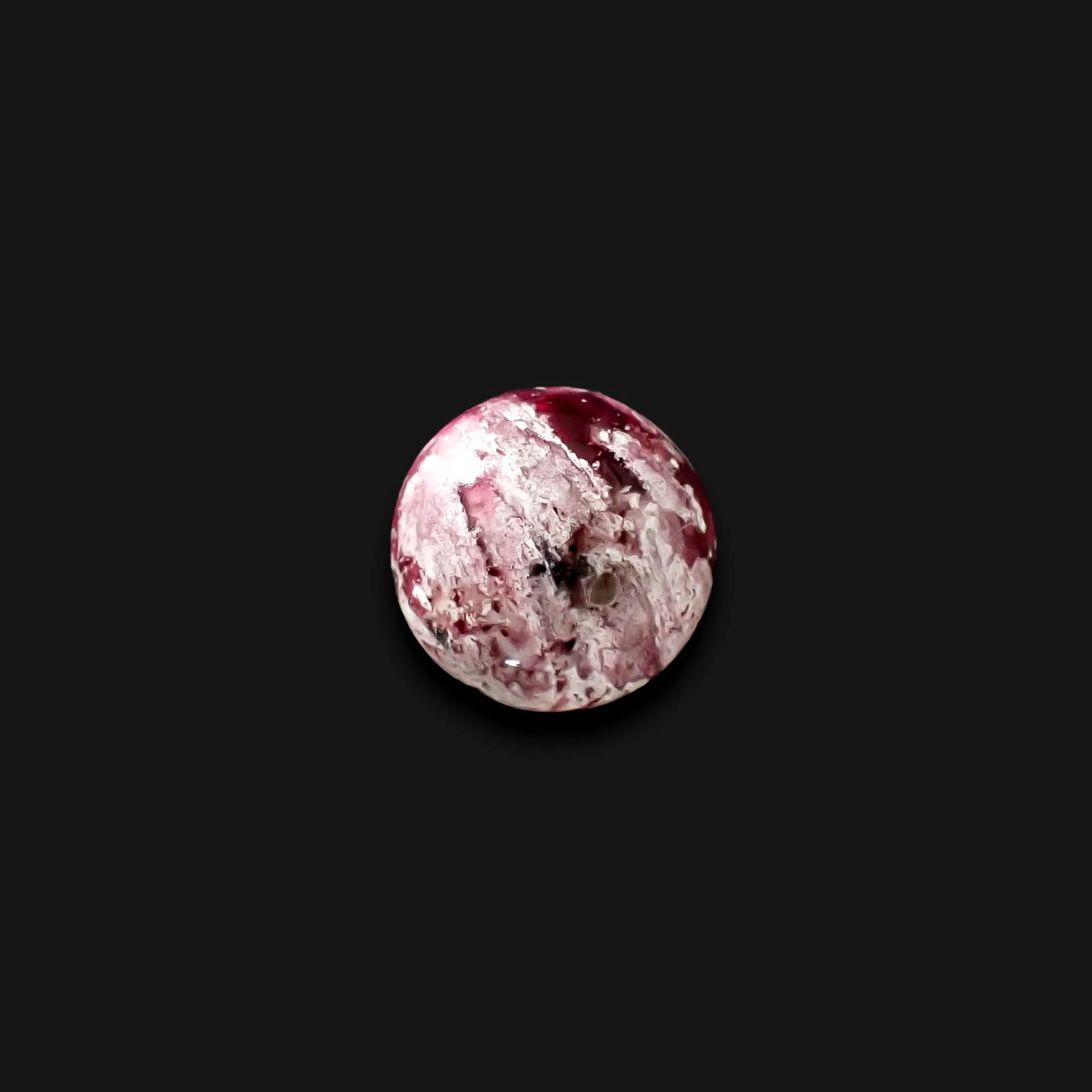 レッドベリル/ピンクベリル(母岩付き) アメリカ・ユタ州産 2.21ct [250730898]9x9mm前後