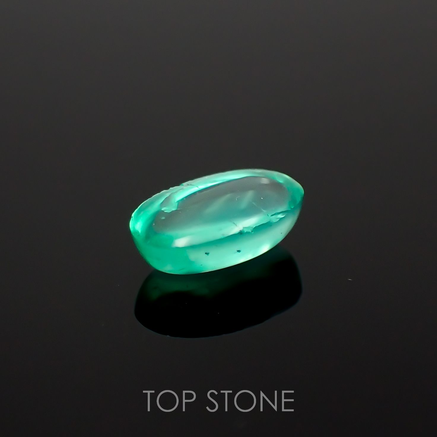 エメラルドキャッツアイ(宝石名エメラルド)コロンビア産 0.66ct 識別済[221018910]7.3x4.4mm前後