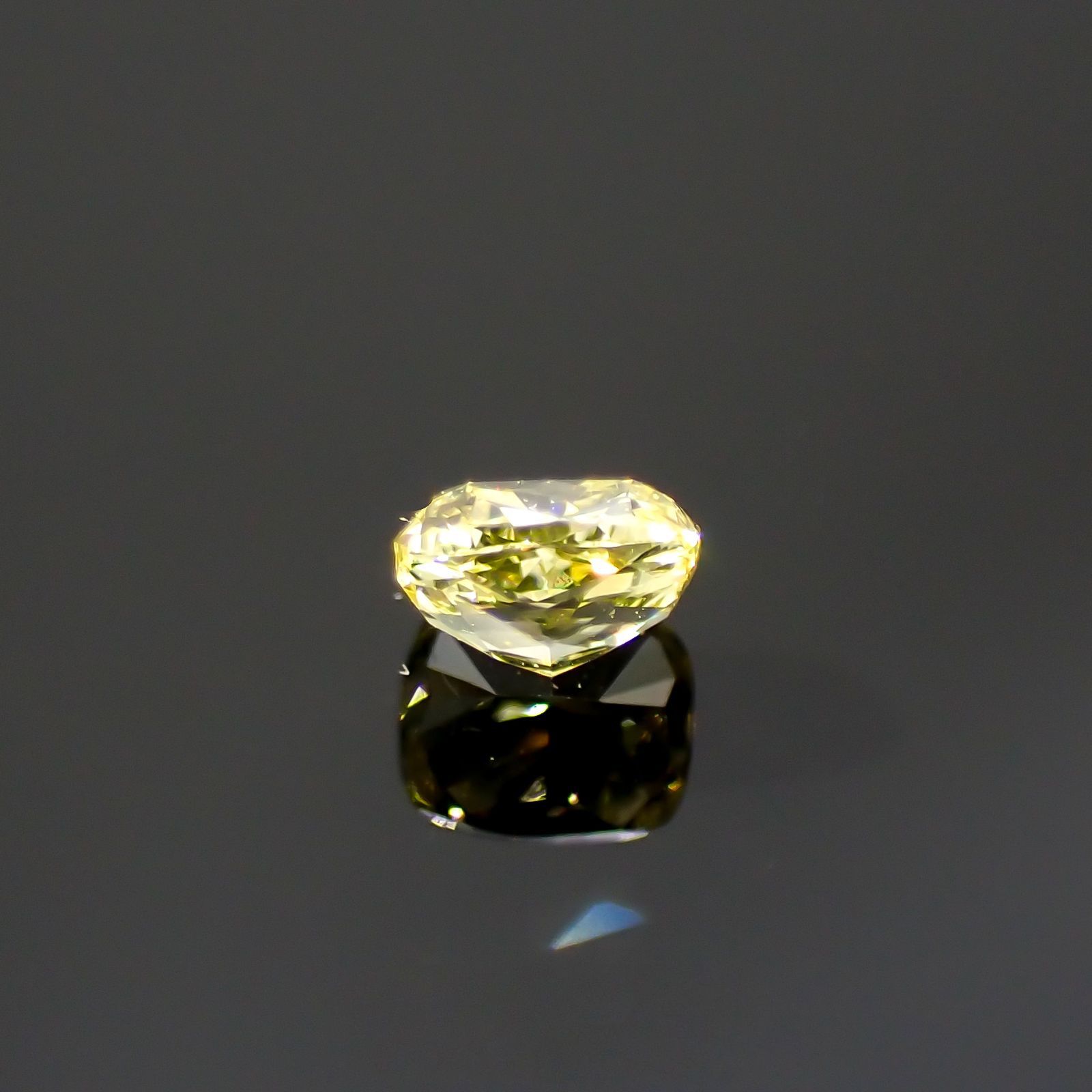 イエローダイヤモンド SI-VS(宝石名ダイアモンド) 0.12ct 識別済[220616395]2.9x2.4mm前後