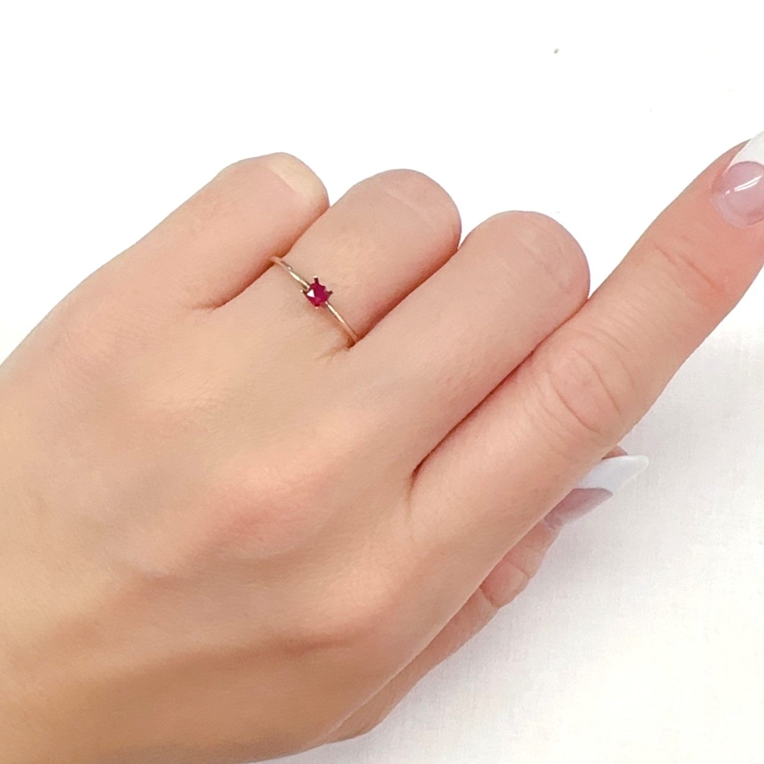 ◇ペンタゴンカット◇ルビー(宝石名ルビー)モザンビーク/ミャンマー産 0.12ct 識別済[231225038]3x3.1mm前後