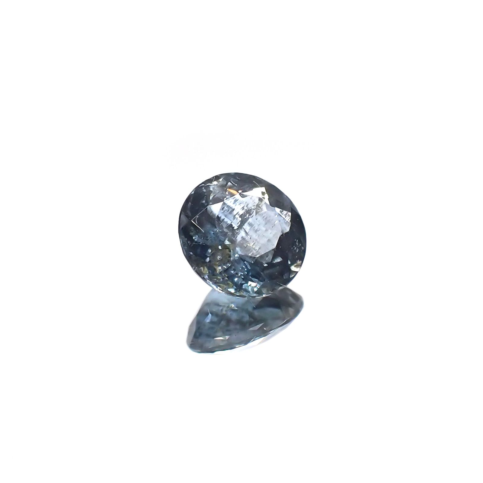 サンタマリアアクアマリン(宝石名アクアマリン) ブラジル産 0.56ct 識別済[210711897]5.5×5.5mm前後