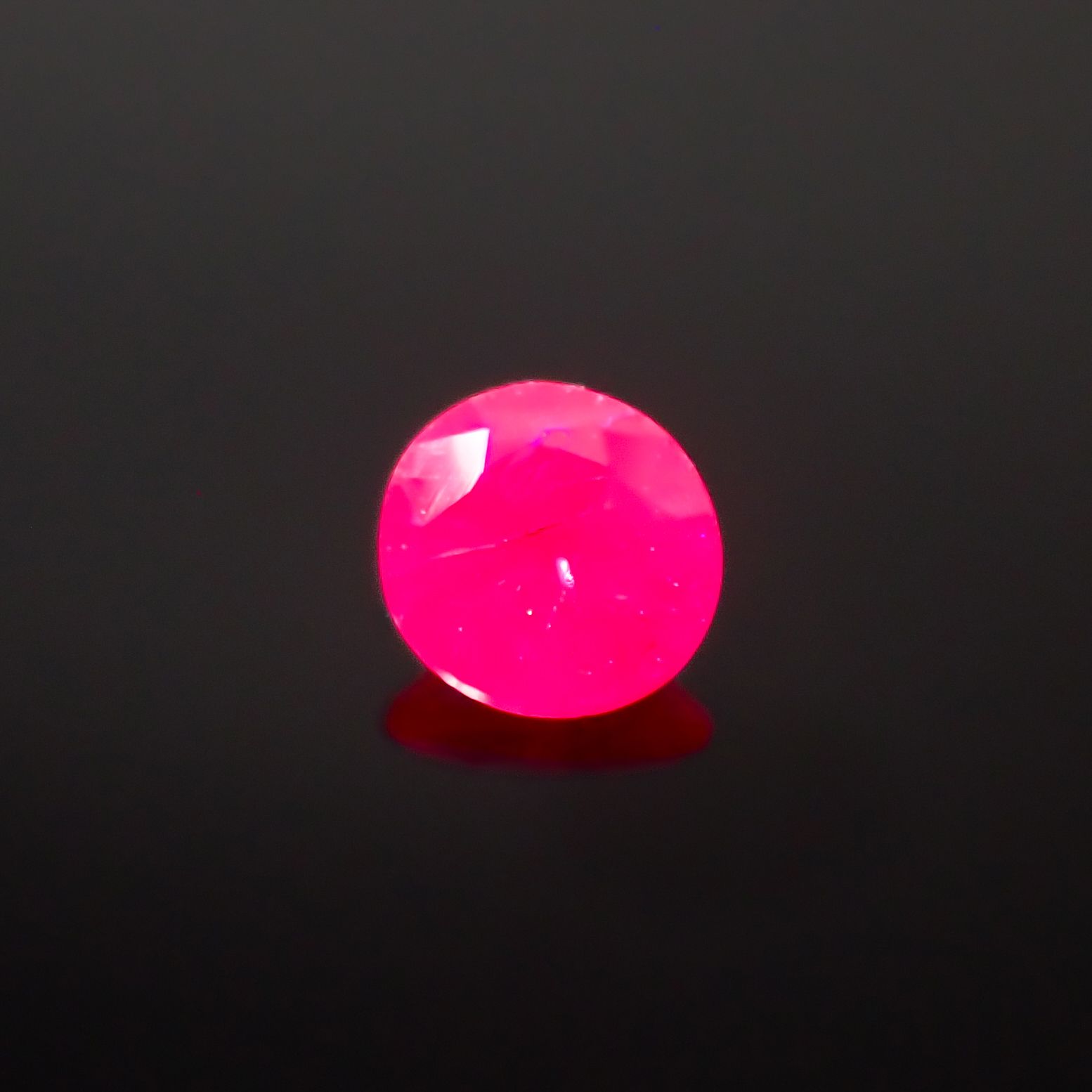 ルビー タイ/ミャンマー産 0.11ct[230321294]3x2.8mm前後