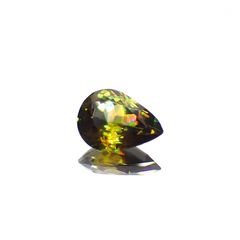 カラーチェンジスフェーン パキスタン産 0.98ct [221119182]7.8x5.7mm前後