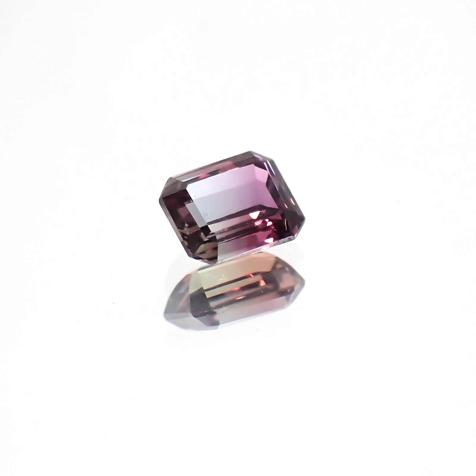バイカラーサファイア(宝石名バイカラー・サファイア) タンザニア産 0.24ct 識別済[21069756]3.8×3.2mm前後