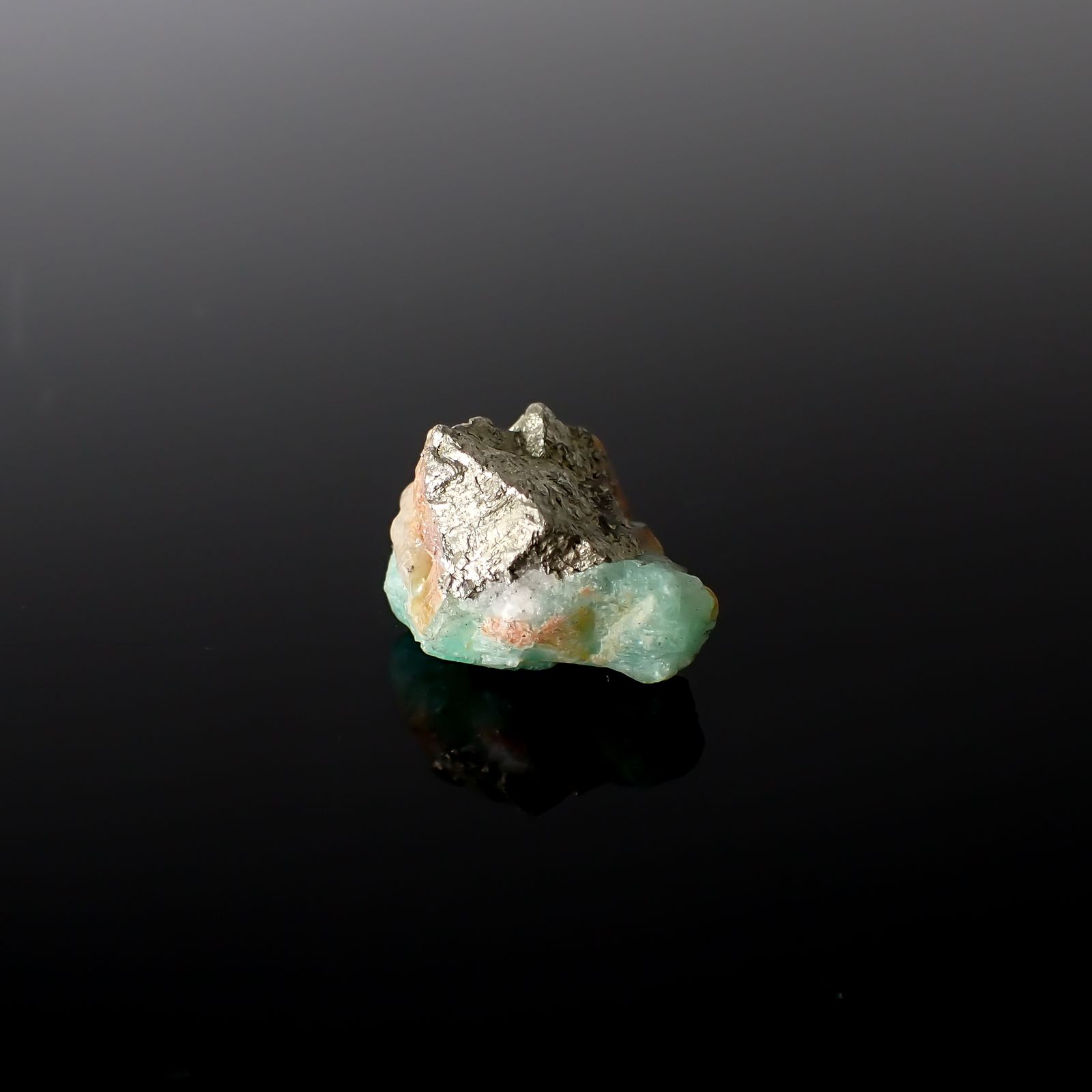 エメラルド原石　密集結晶　コロンビア産 コロンビア産]エメラルド原石 - 埼玉県吉川市の天然石専門店