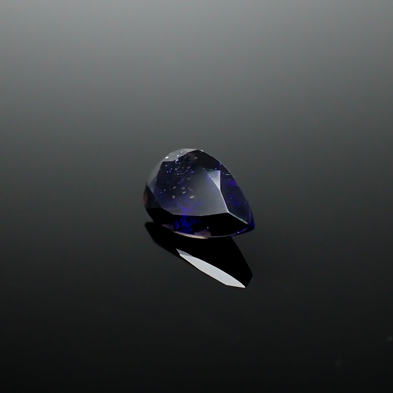 アイオライトサンストーン インド/ブラジル産 0.67ct[231224846]7.9x4.9mm前後
