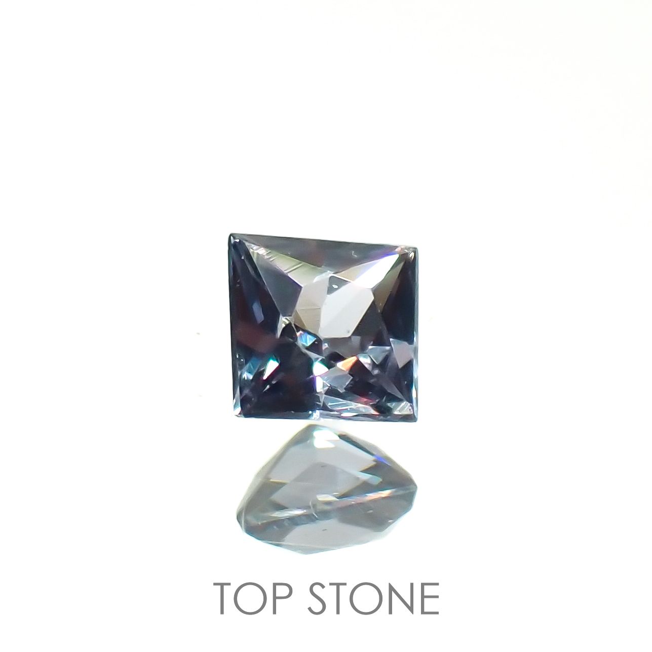 ◇プリンセスカット◇カラーチェンジガーネット アレキタイプ(宝石名ガーネット)マダガスカル・ベキリー産 0.10ct 識別済[221219410]2.5x2.5mm前後