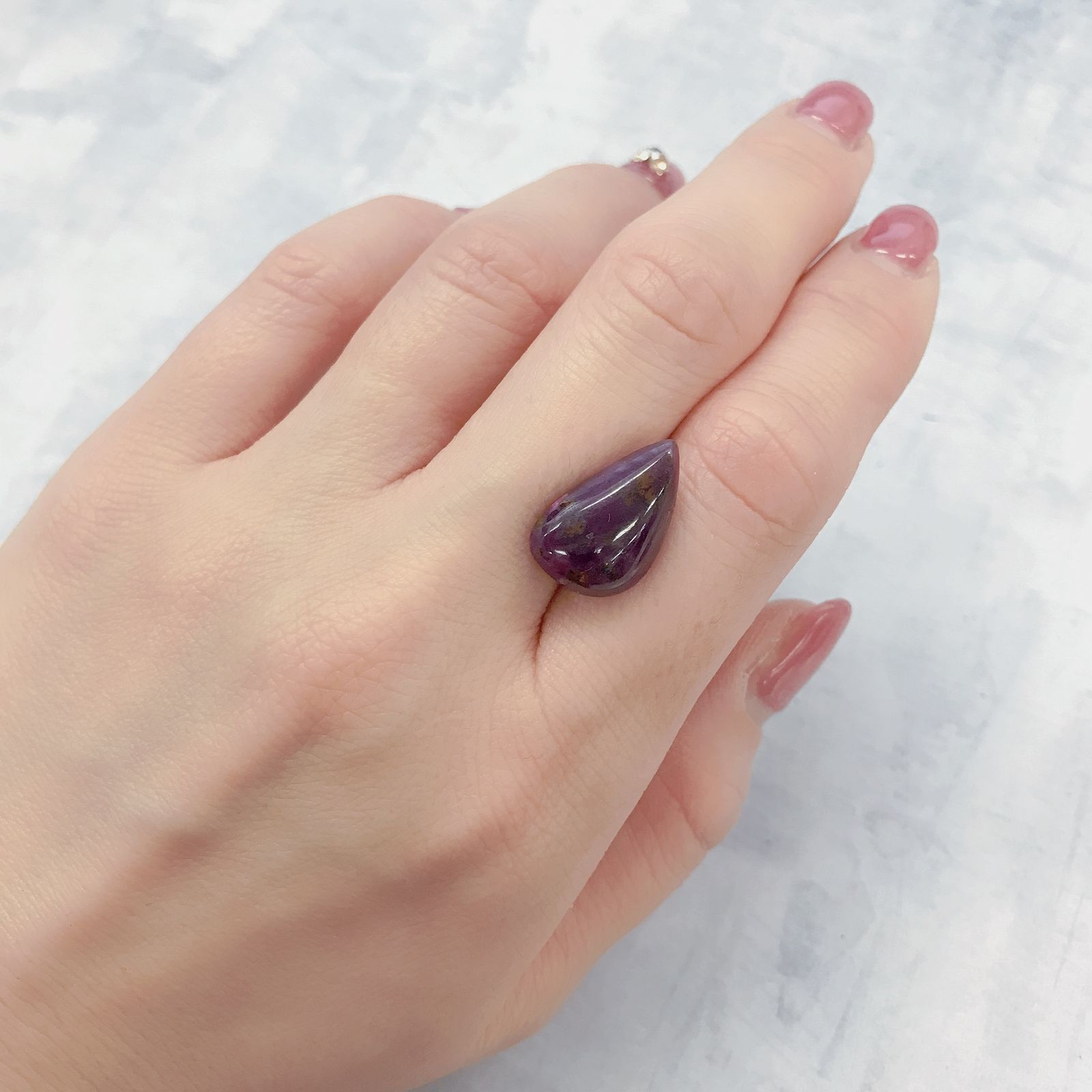 ◇フリーフォーム◇スギライト 南アフリカ産 7.35ct[220114818]17.4x11.1mm前後