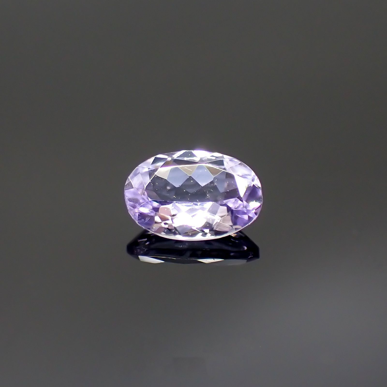 バイオレットゾイサイト(宝石名バイオレット・ゾイサイト)タンザニア産 0.39ct 識別済[220114945]5.8x3.9mm前後