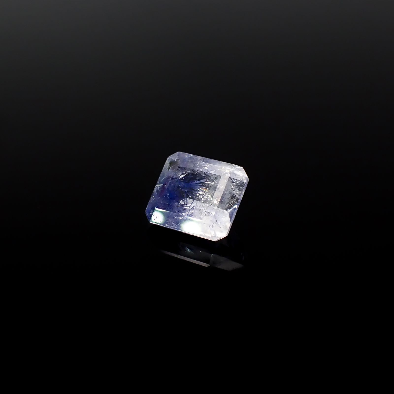 デュモルチェライトインクォーツ ブラジル産 1.23ct / 6.9x6mm前後 [260331853]