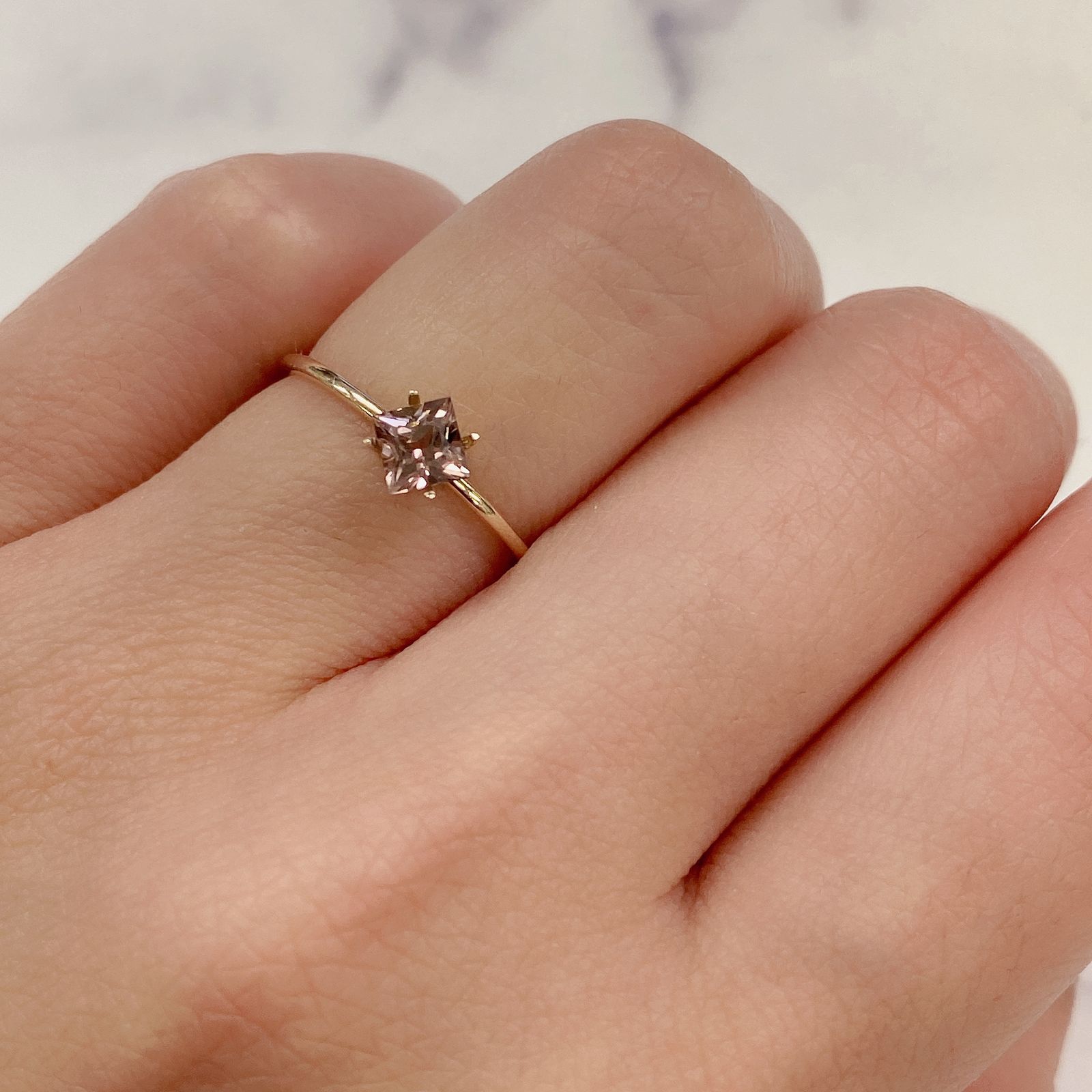 ◇プリンセスカット◇ピンクトルマリン(宝石名トルマリン) ブラジル産 0.40ct 識別済[21018900]3.9×3.9mm前後