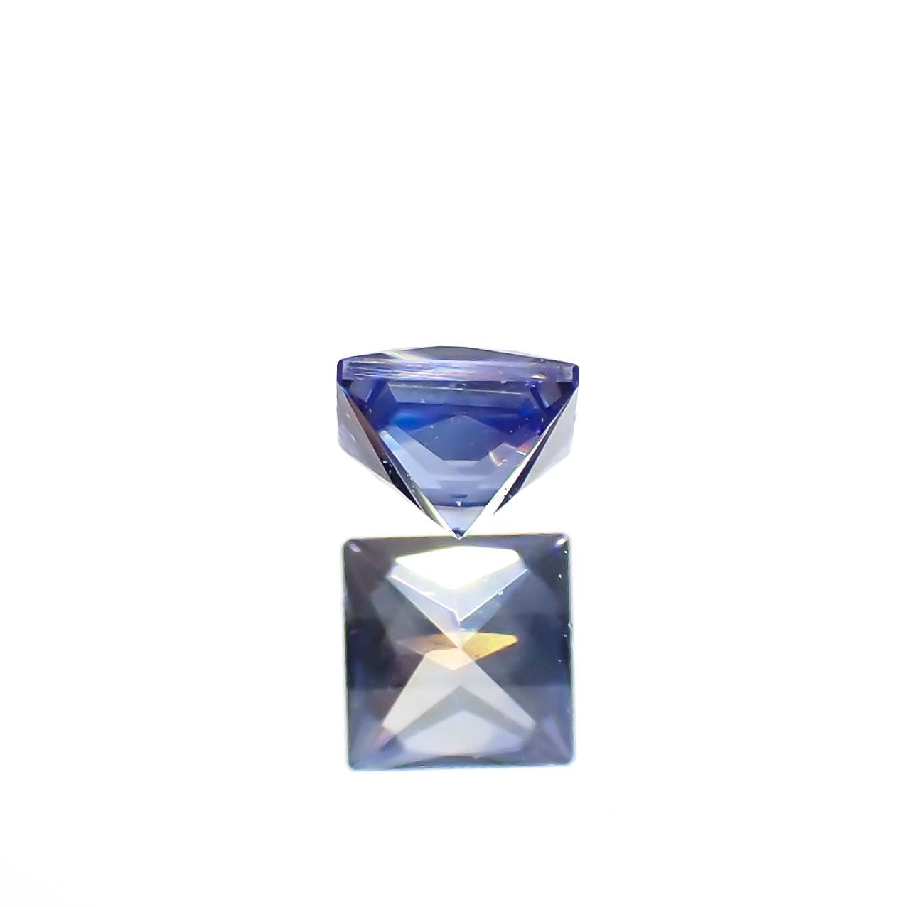 ◇プリンセスカット◇ベニトアイト アメリカ・カリフォルニア州産 0.088ct[221219599]2.3x2.3mm前後