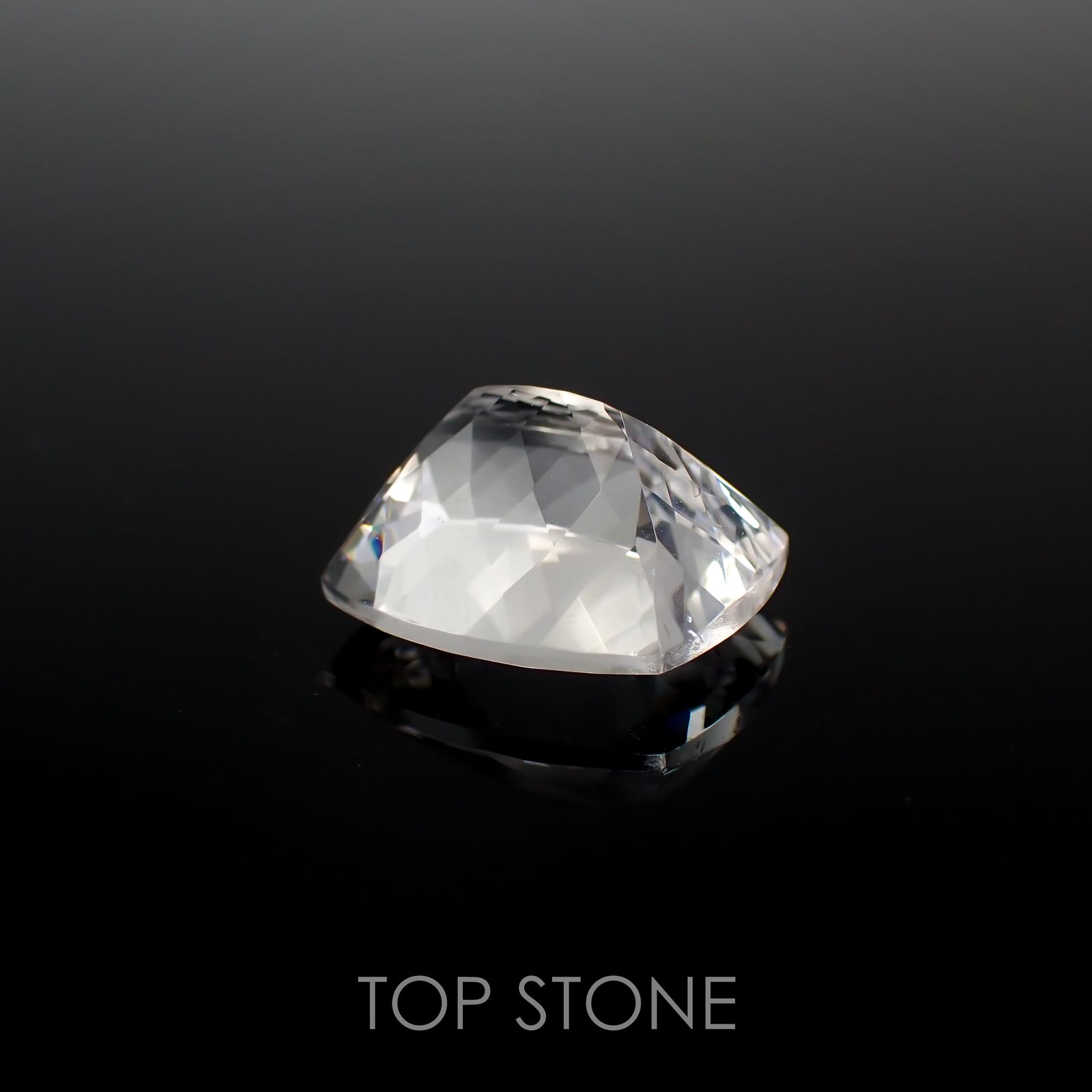 ダンビュライト(宝石名ホワイト・ダンブライト)メキシコ産 8.88ct 識別済[221018896]14.1x11.9mm前後