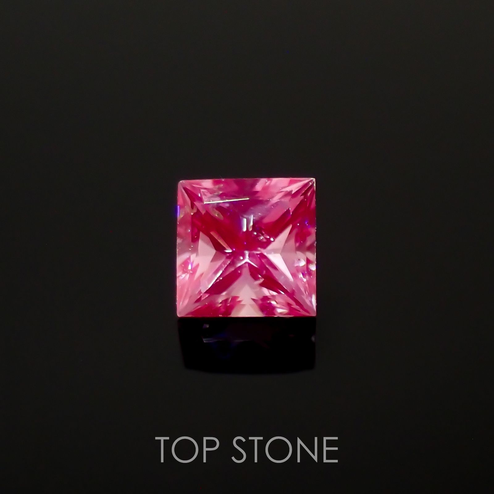 ◇プリンセスカット◇アイスラベンダーサファイア(宝石名サファイア)東アフリカ産 0.22ct 識別済[230120236]3.2x3.2mm前後