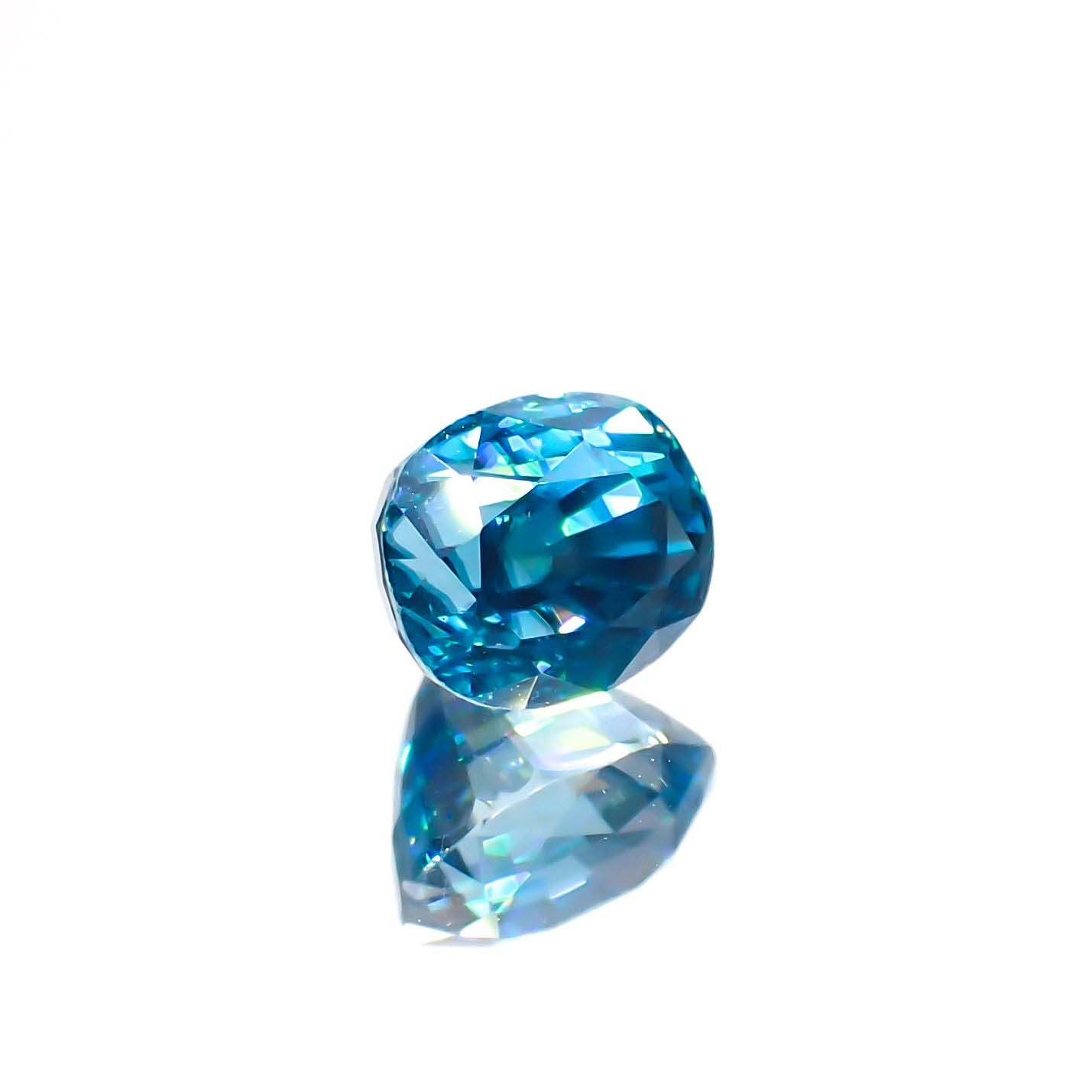 ラタナキリブルージルコン カンボジア産 2.07ct[220917925]6.5x5.5mm前後