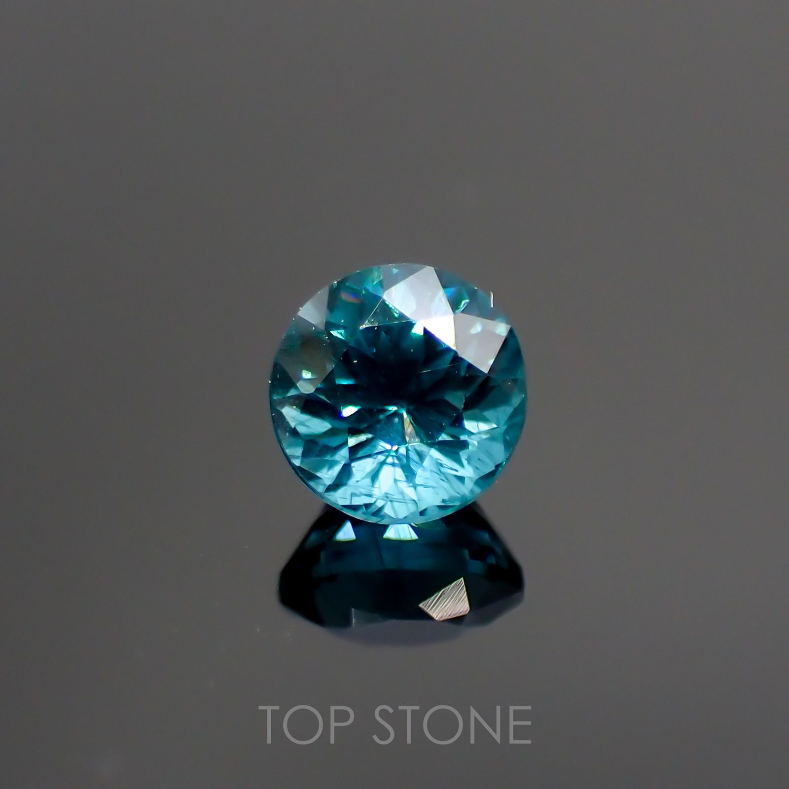 アパタイト(宝石名アパタイト) マダガスカル産 0.51ct 識別済[211013517]4.7×4.6mm前後