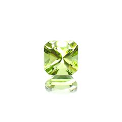 ◇アッシャーカット◇ペリドット(宝石名ペリドット) パキスタン産 1.37ct 識別済[210913480]6.1×6.1mm前後