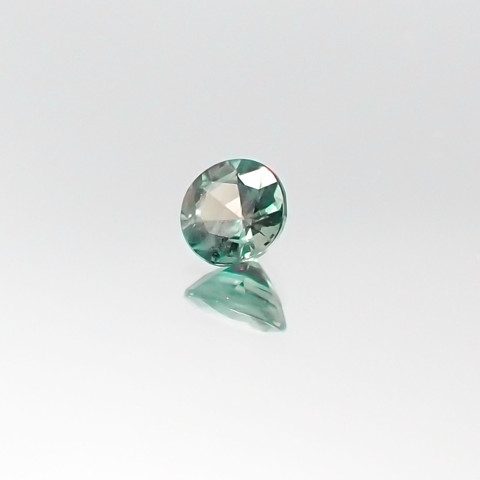 アレキサンドライト(宝石名アレキサンドライト) ブラジル産 0.23ct 識別済[20095539]3.8×3.7mm前後