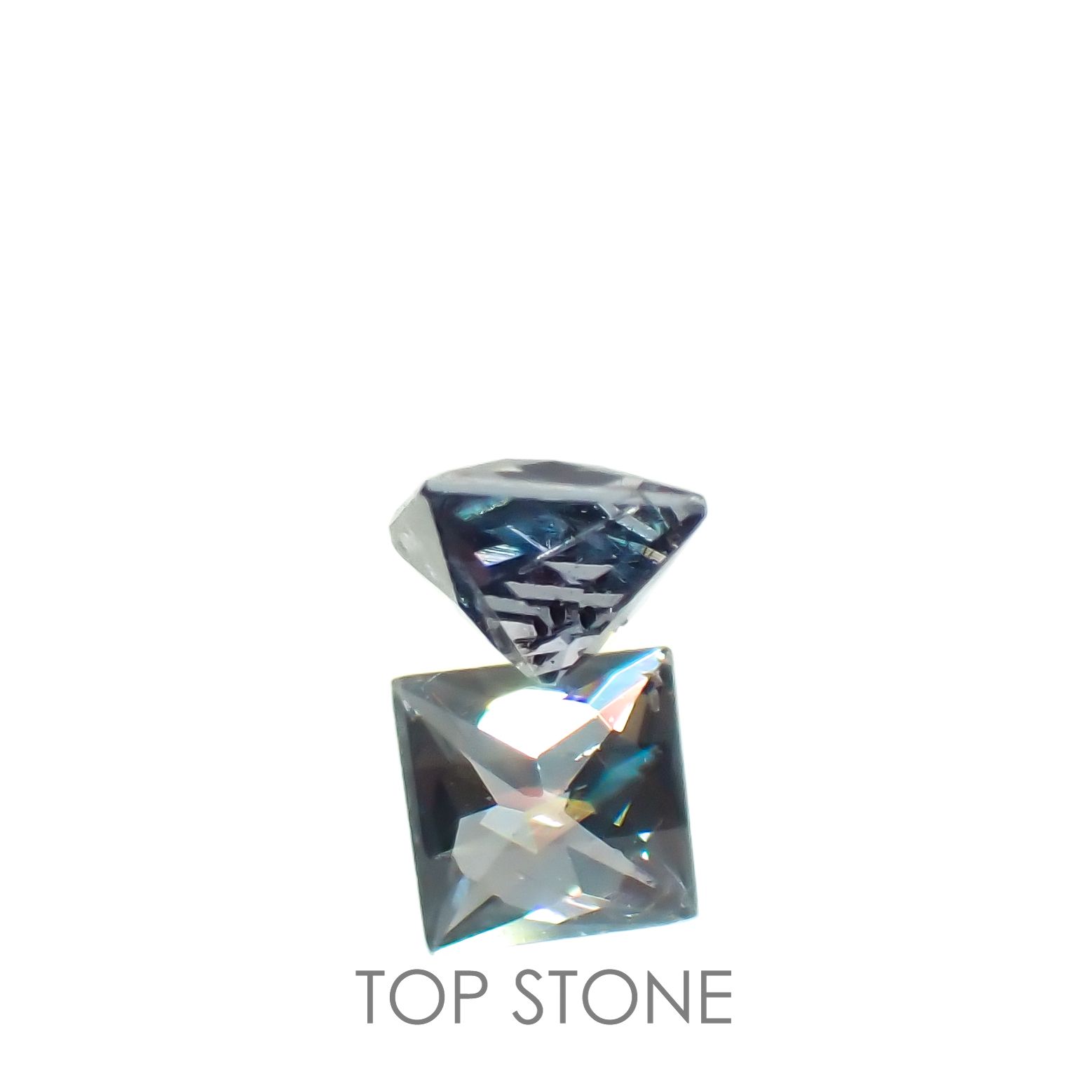 ◇プリンセスカット◇カラーチェンジガーネット アレキタイプ(宝石名ガーネット)マダガスカル・ベキリー産 0.10ct 識別済[221219412]2.4x2.4mm前後