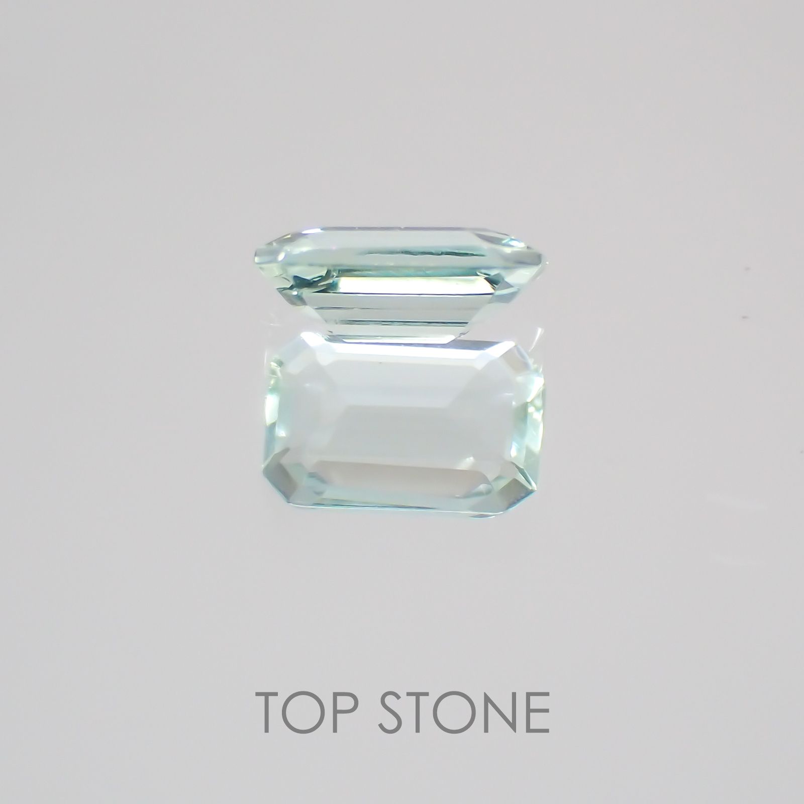ミントベリル(宝石名グリーン・ベリル) ブラジル産 0.18ct 識別済[21069720]4.6×3.1mm前後