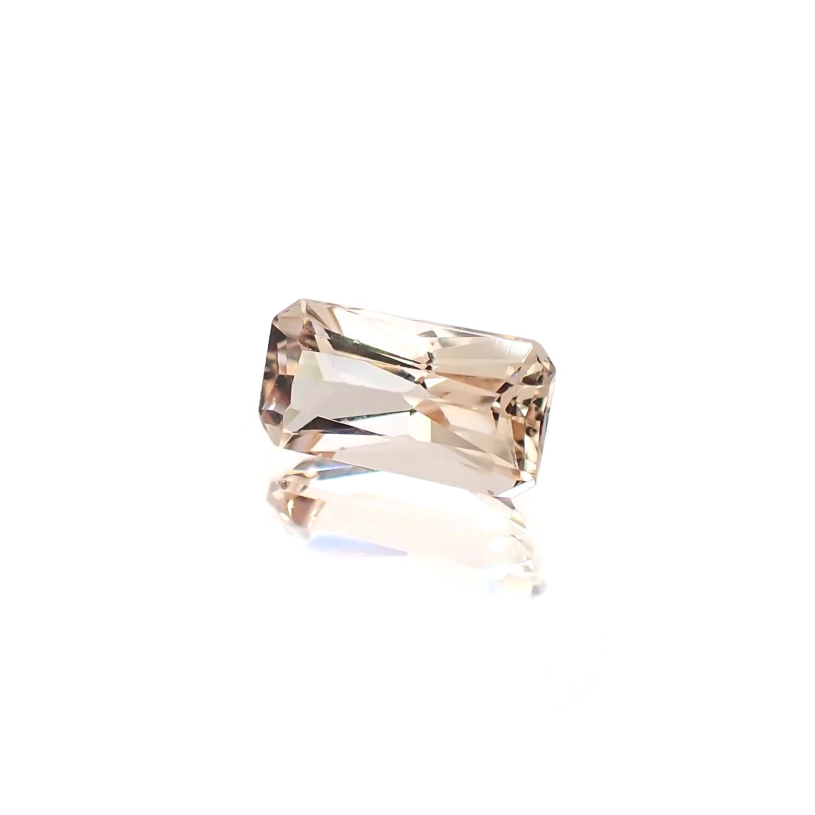 モルガナイト(宝石名モルガナイト)ナイジェリア産 識別済 1.18ct / 8.8x4.5mm前後 [231224424]