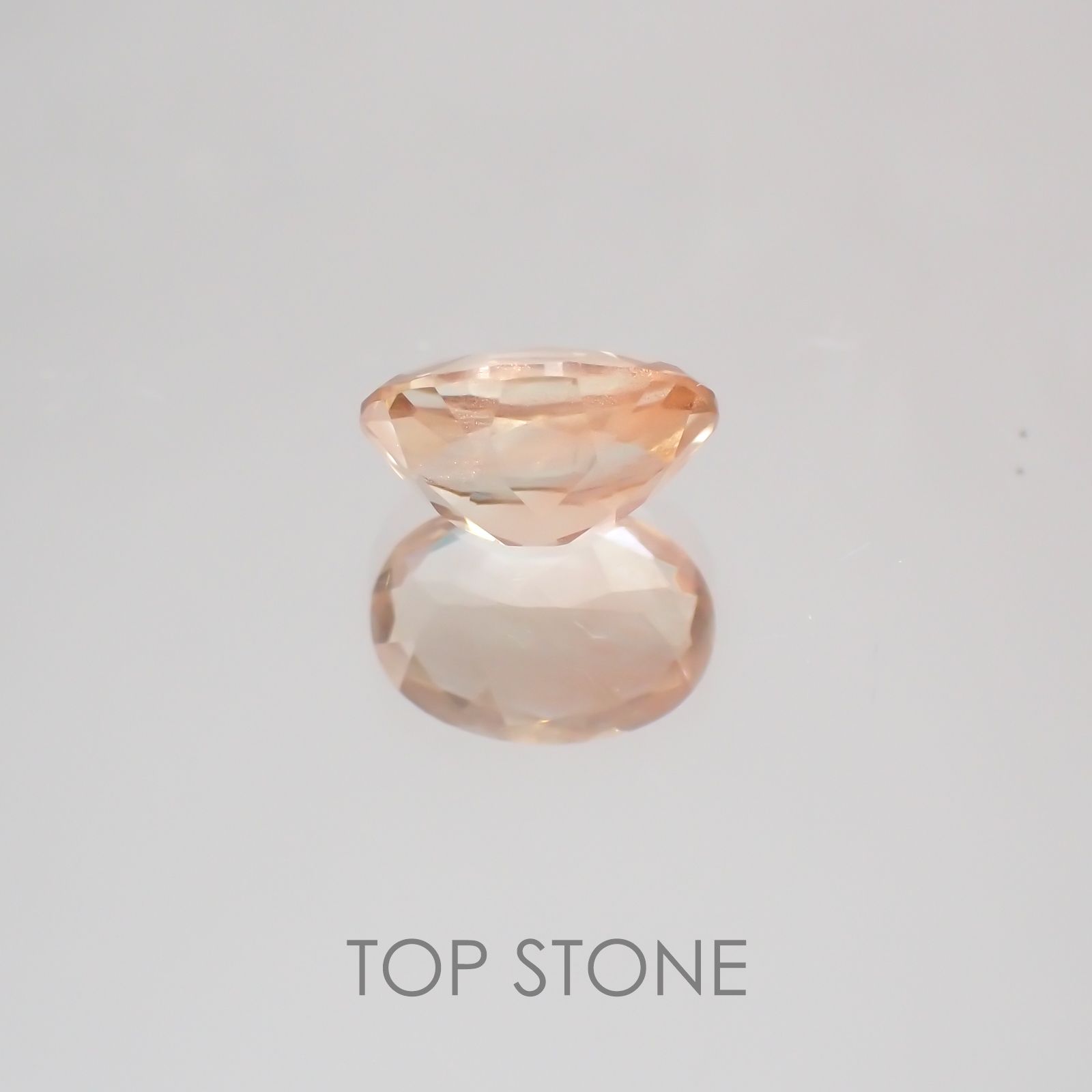 オレゴンサンストーン(宝石名ラブラドライト) アメリカ・オレゴン州産 0.69ct 識別済[21058946]6.8×4.9mm前後