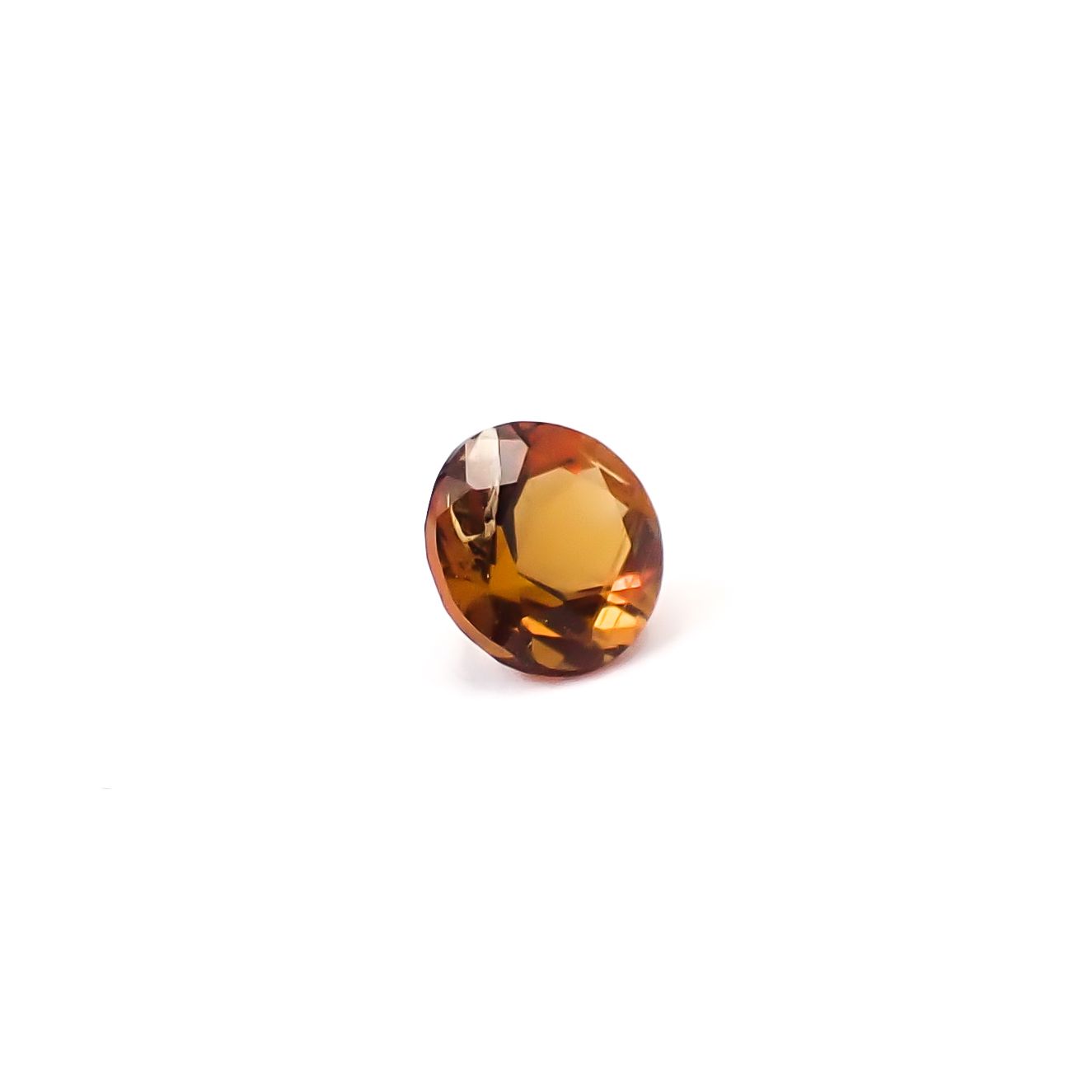 ゴールデンアイオライト(宝石名コーディエライト)マダガスカル産 識別済 0.26ct / 4.2x4.2mm前後 [260532196]