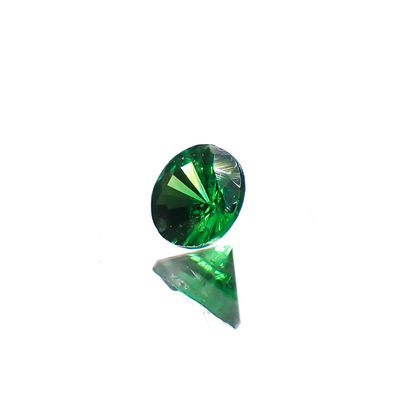 ツァボライト(宝石名グリーン グロッシュラー・ガーネット)タンザニア産 0.12ct 識別済[240226089]3x3mm前後