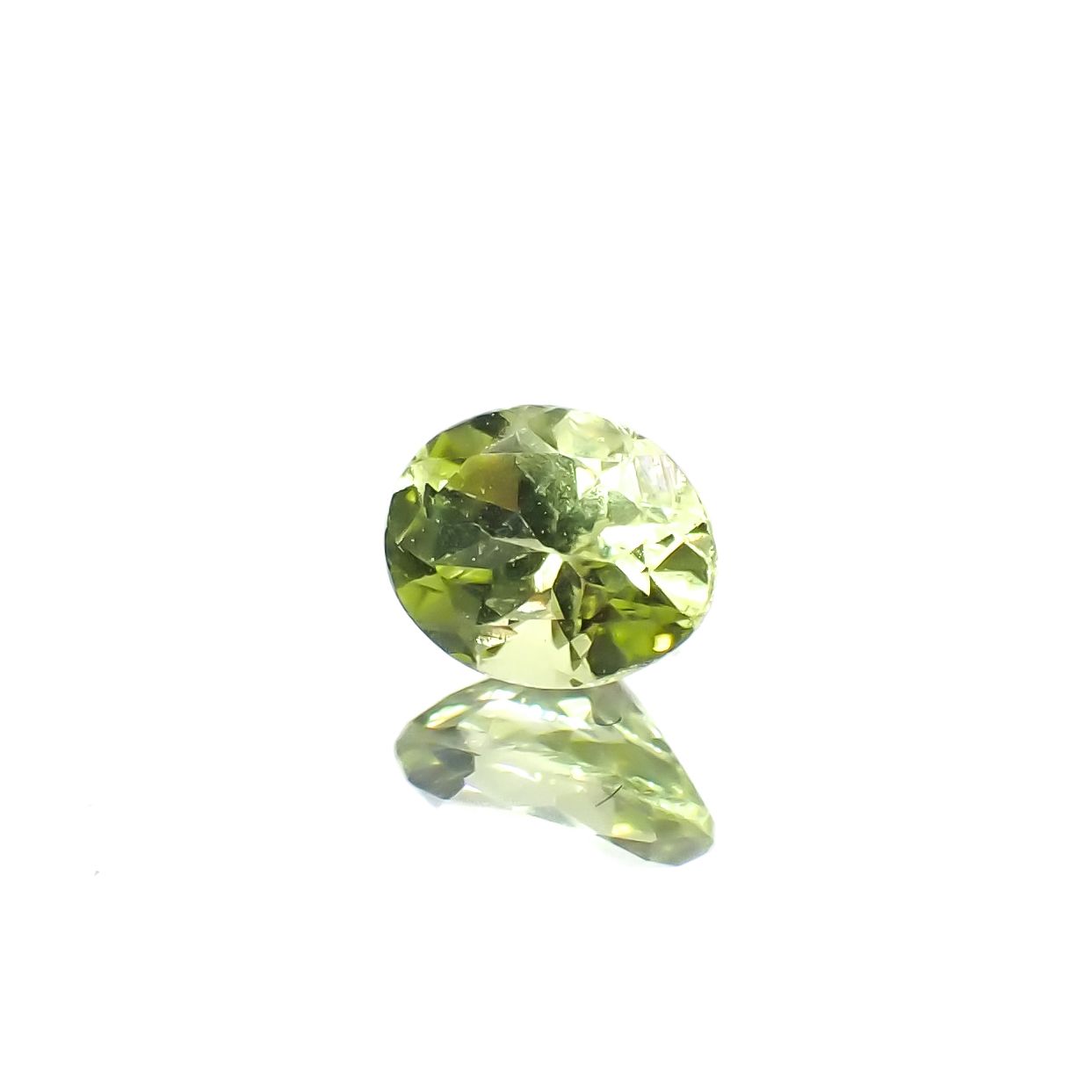 パロットクリソベリル(宝石名クリソベリル)インド産 0.27ct 識別済[231225179]4.4x3.4mm前後
