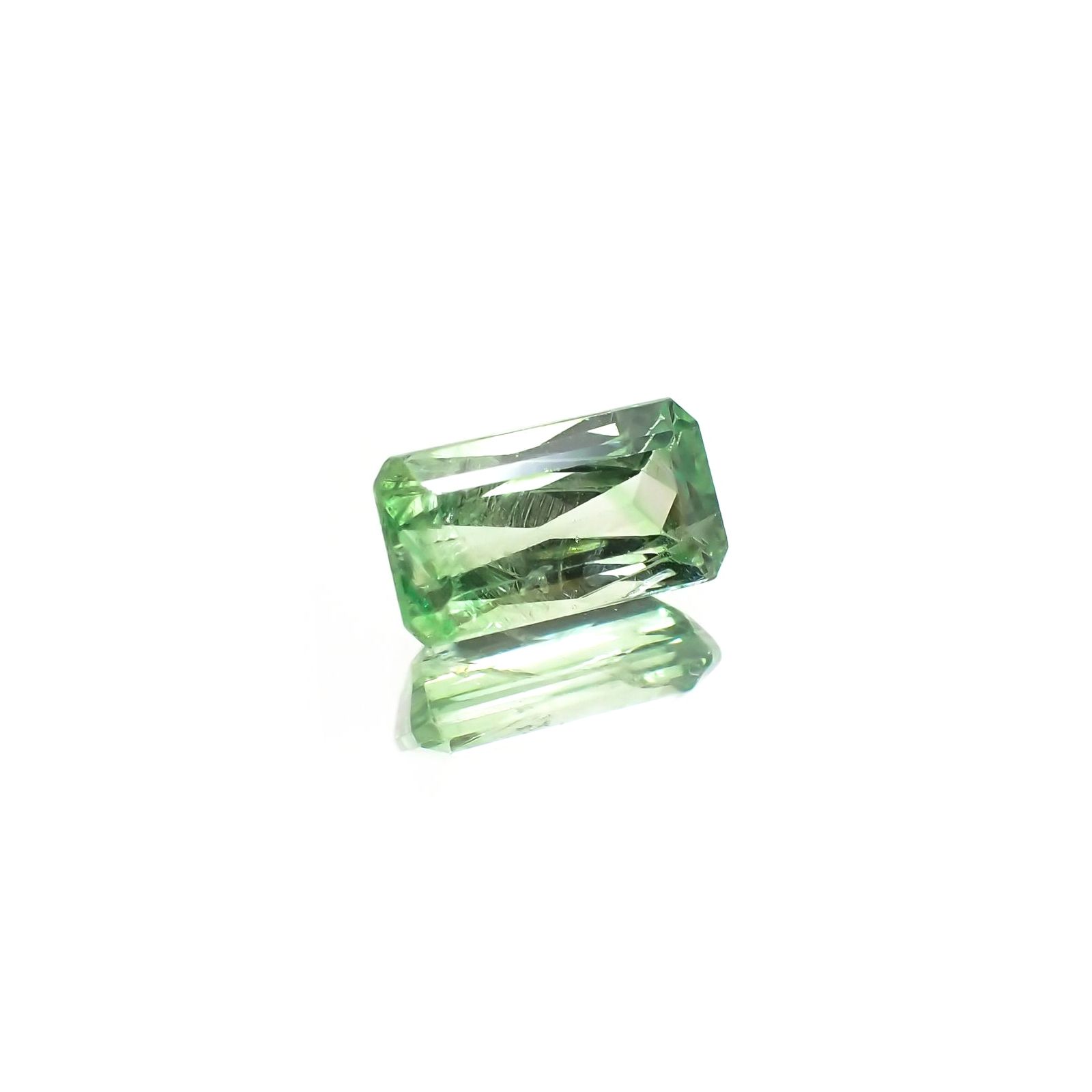 バイカラーツァボライト(宝石名グリーン グロッシュラー・ガーネット) タンザニア産 1.23ct 識別済[210711911]7.8×4.3mm前後