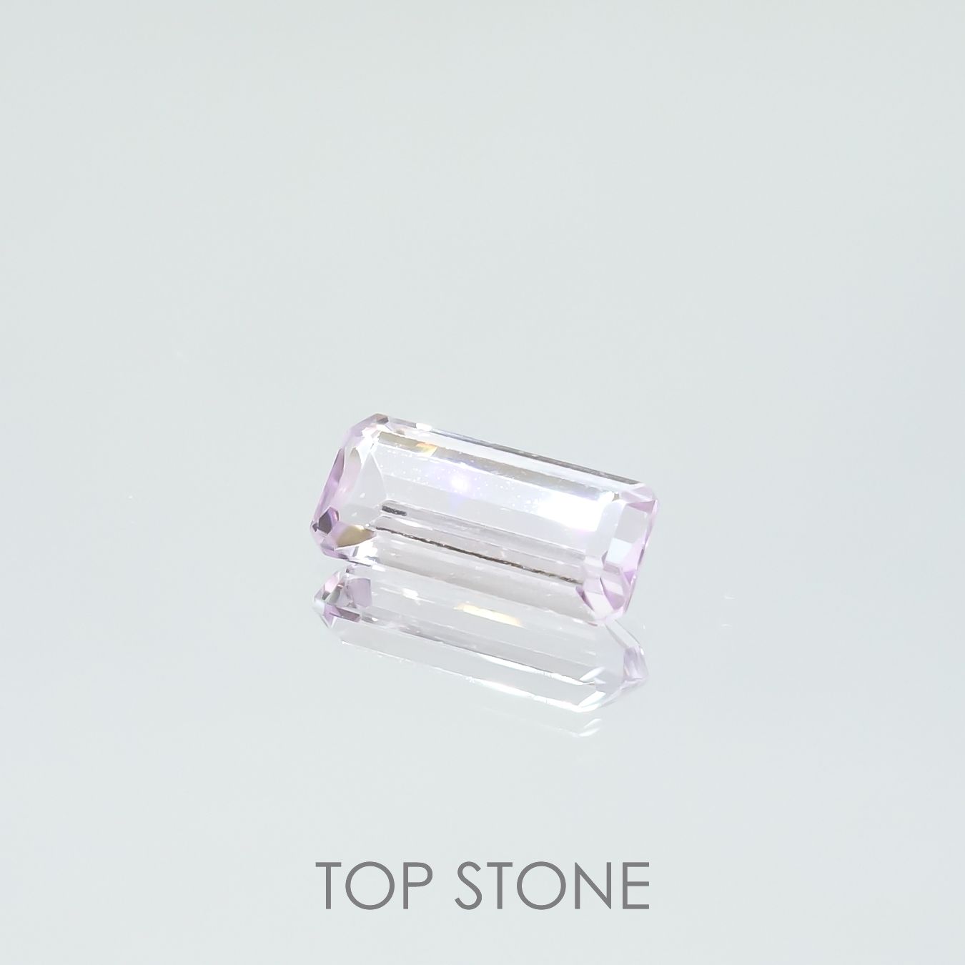 クンツァイト アフガニスタン産 1.77ct[220616345]10.6x4.9mm前後