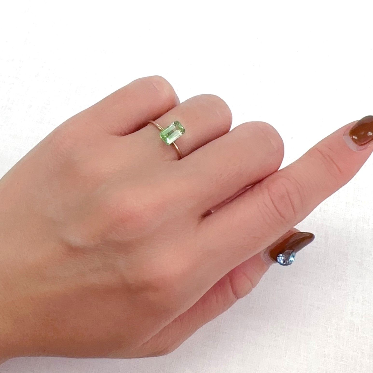 バイカラーツァボライト(宝石名グリーン グロッシュラー・ガーネット)タンザニア産 1.27ct 識別済[231124264]7.6x4.8mm前後