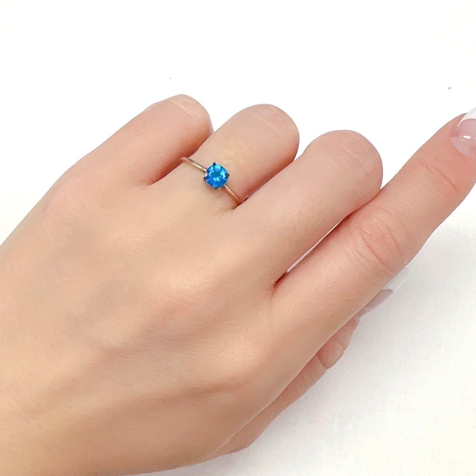 ネオンブルーアパタイト マダガスカル産 0.51ct[231224993]4.9x4.8mm前後