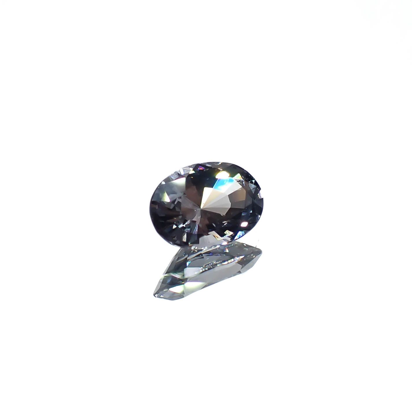 プラチナスピネル(宝石名スピネル)ビルマ産 0.63ct 識別済[250730761]6.6x4.5mm前後