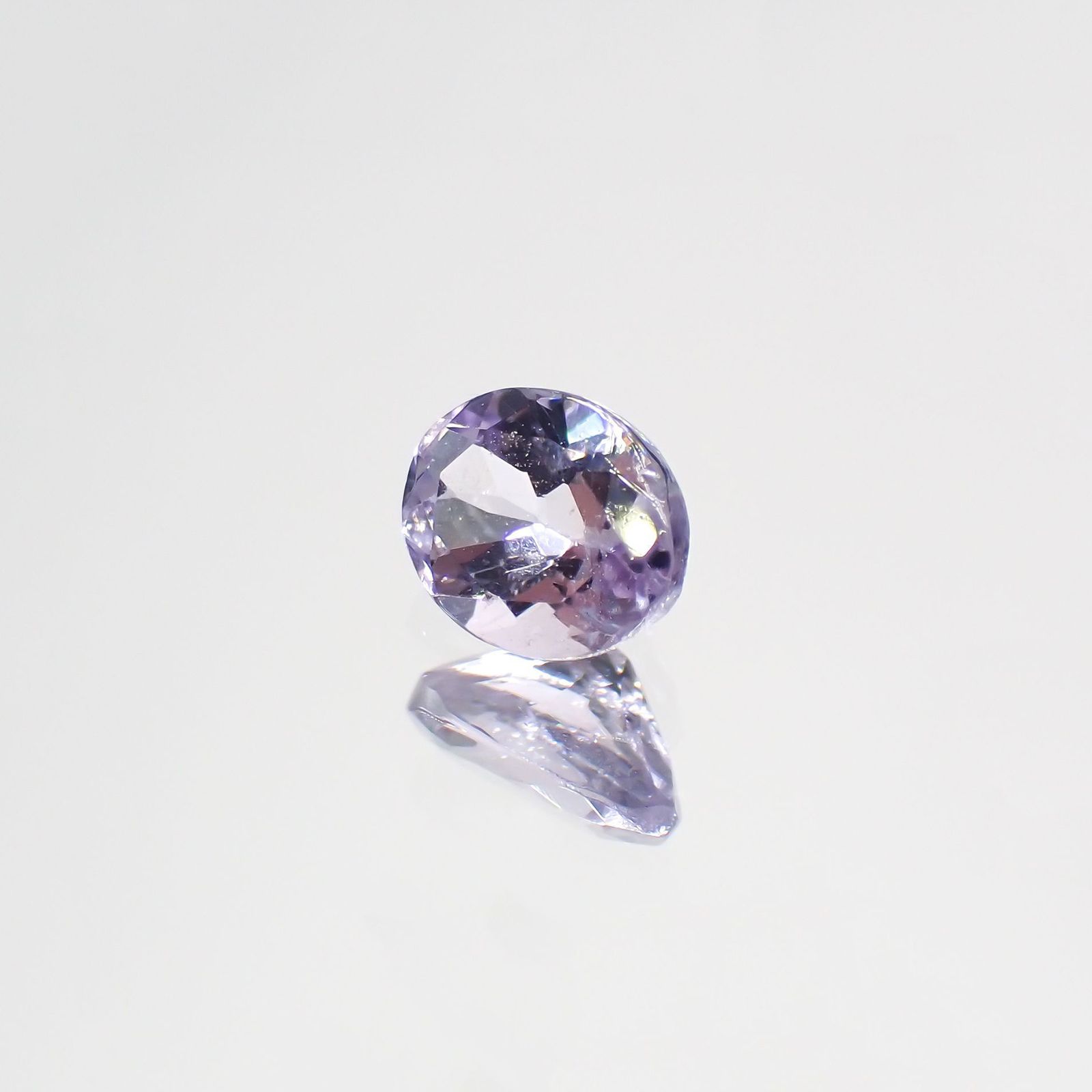 ラベンダーゾイサイト(宝石名ゾイサイト)タンザニア産 0.38ct 識別済[220115059]5x4mm前後