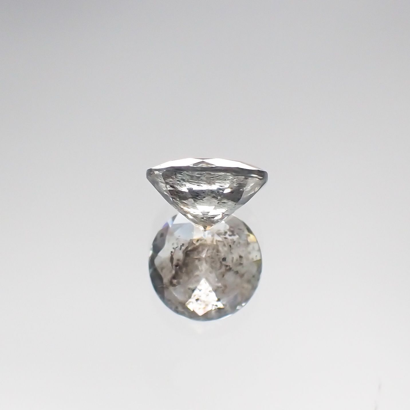 アベンチュリンアクアマリン(宝石名アクアマリン) ナイジェリア産 1.47ct 識別済[210712975]7.9×7.8mm前後