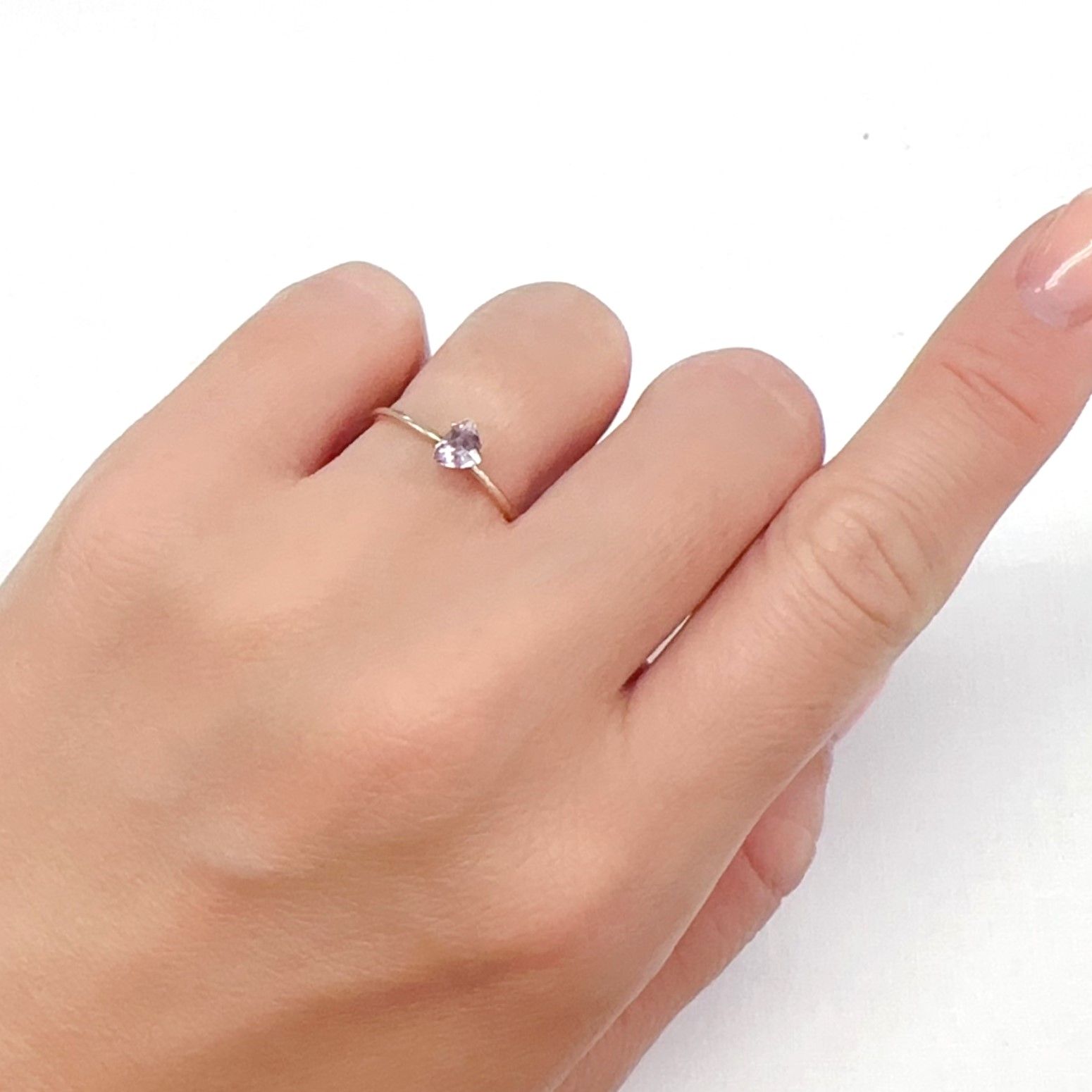 カラーシフト ピンクダイアスポア アフガニスタン産 0.37ct[240326987]5.4x4mm前後