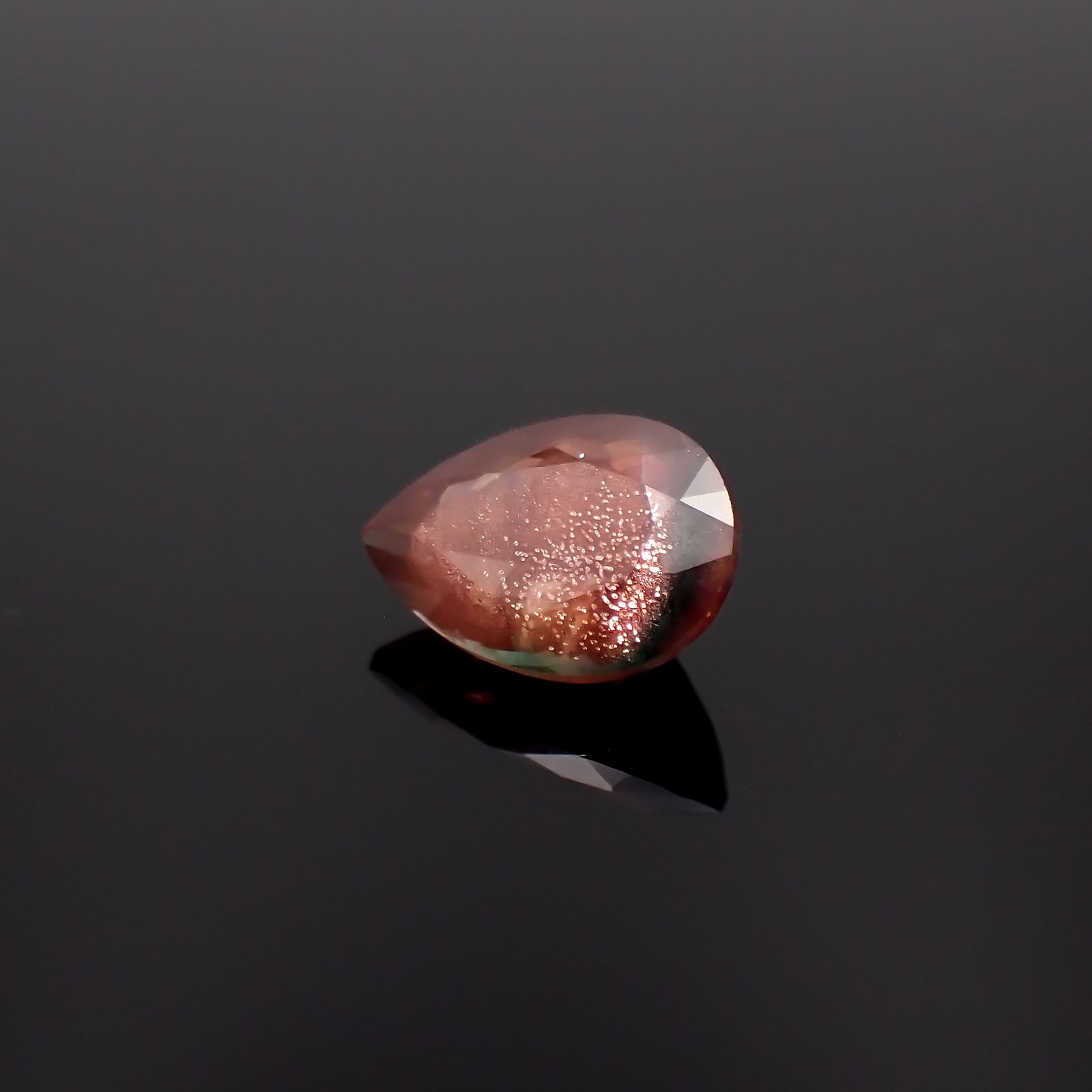 オレゴンサンストーン アメリカ・オレゴン州産 3.49ct[231024051]12.8x8.7mm前後