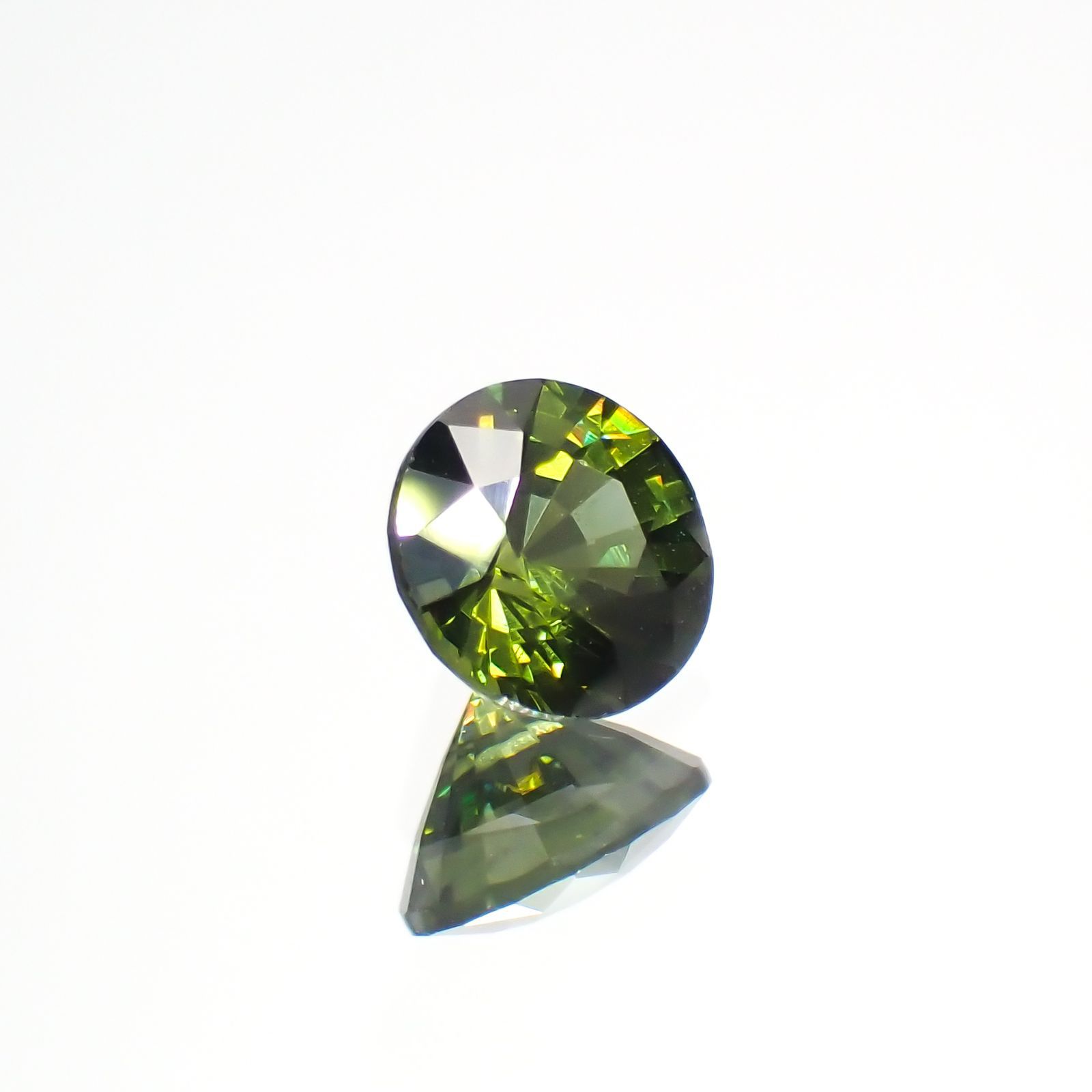 グリーンジルコン(宝石名ジルコン)スリランカ/カンボジア産 0.64ct 識別済[220114900]5x5mm前後