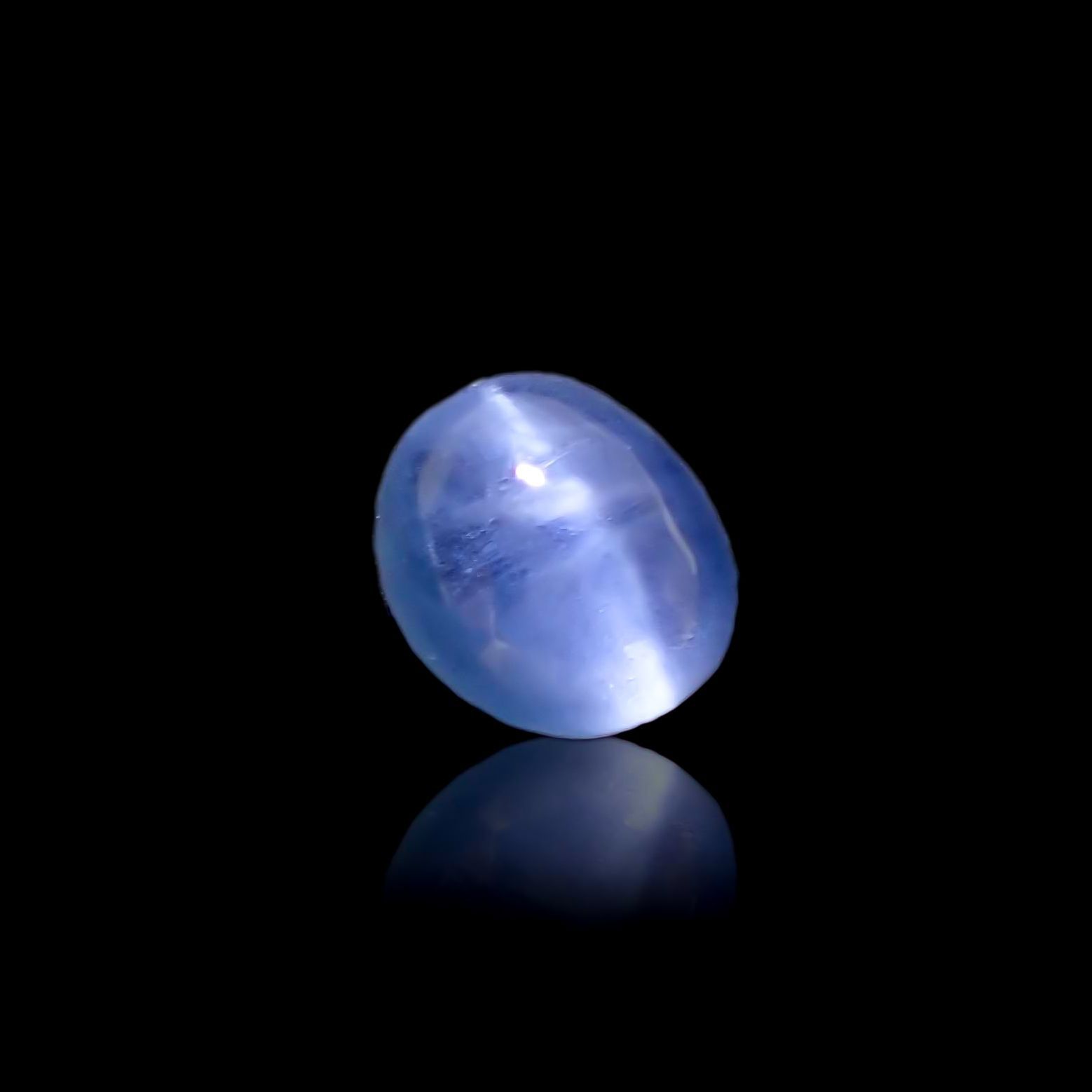 アパタイトキャッツアイ(宝石名ブルー・アパタイト・キャッツアイ)マダガスカル産 1.861ct ソ付(彩珠)[230823098]8.3x7.2mm前後
