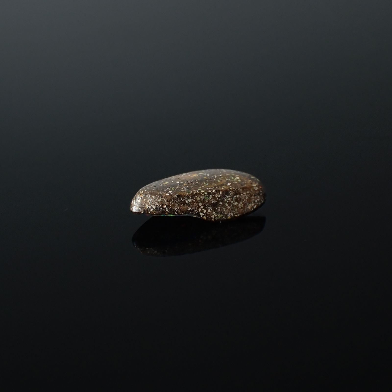 ボルダーオパール 原石磨き オーストラリア産 1.29ct[240226202]11.7x5.1mm前後