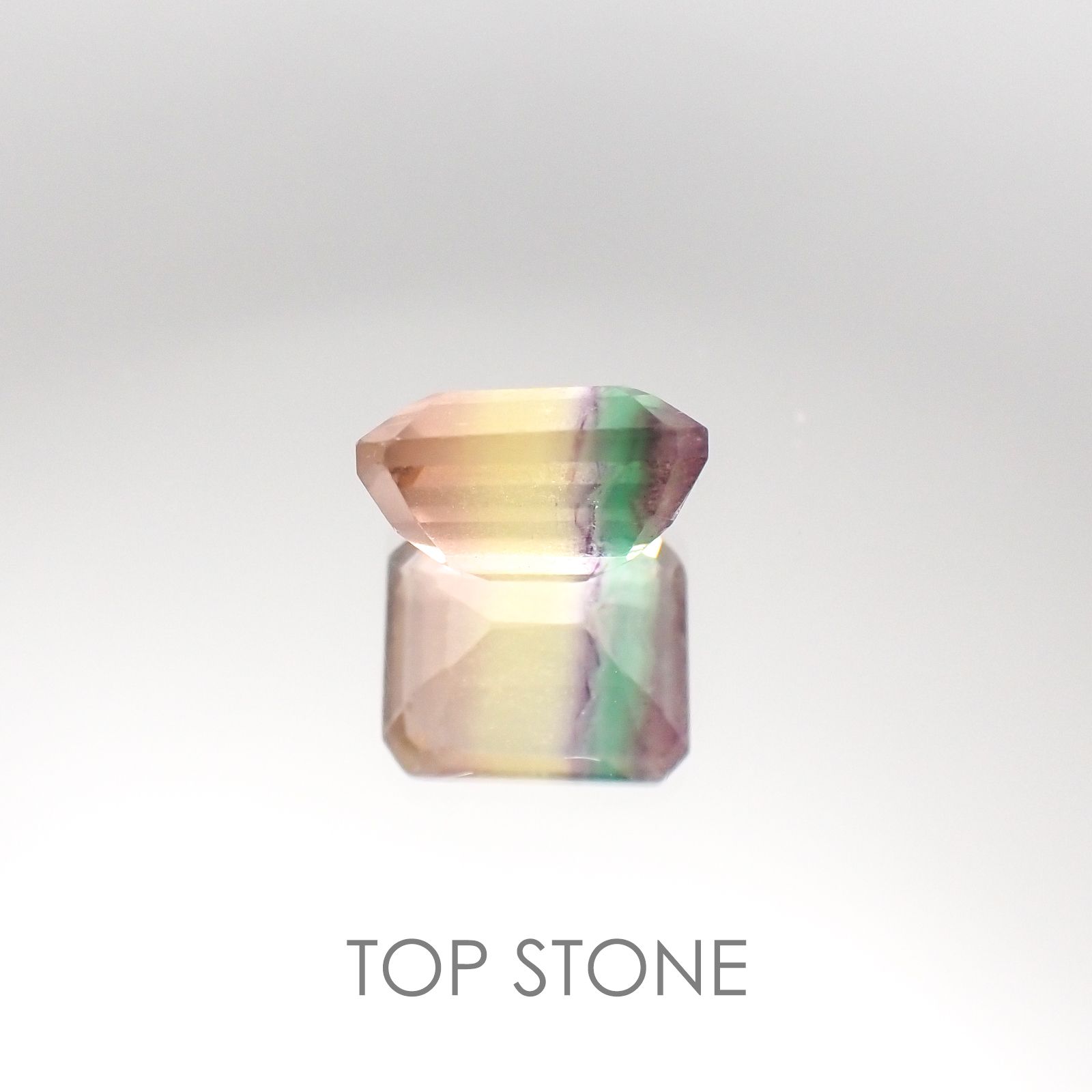 バイカラーフローライト ブラジル産 ルース 4.35ct[20095598]10.1×8.1mm前後