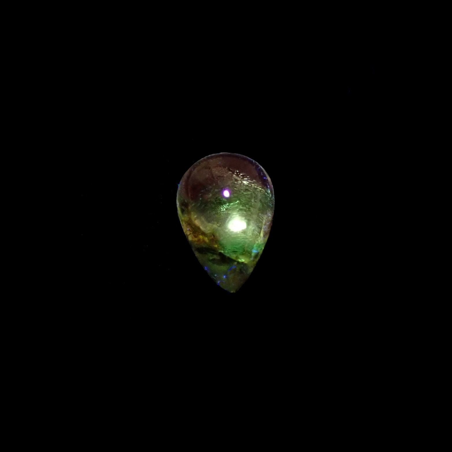 バイカラーツァボライト(宝石名グリーン グロッシュラー・ガーネット)タンザニア産 0.97ct 識別済[240928892]7x4.9mm前後