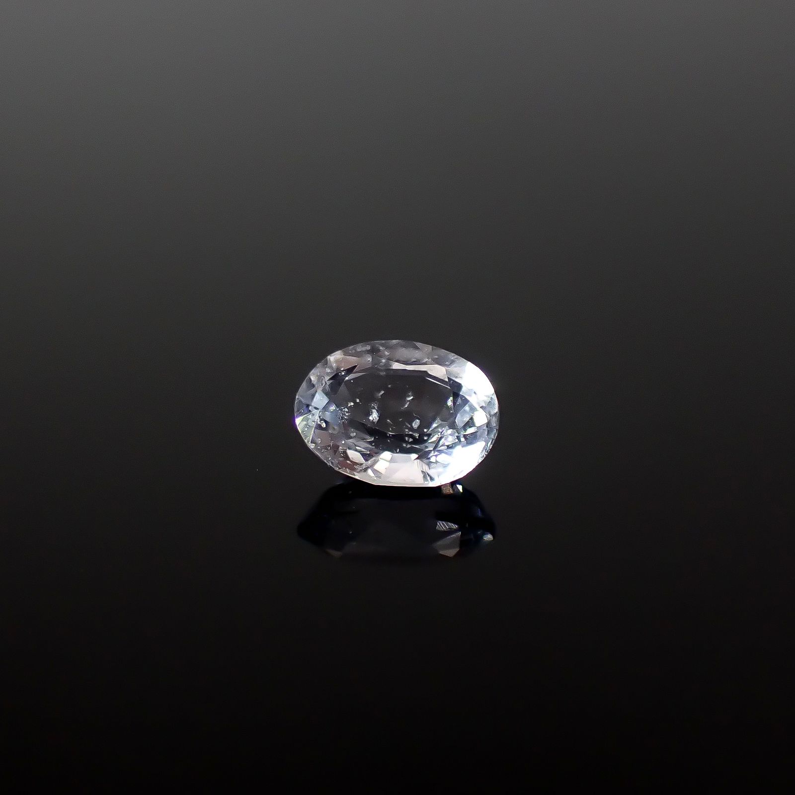 テネブレッセンススキャポライト アフガニスタン産 0.25ct / 4.8x3.5mm前後 [260432042]