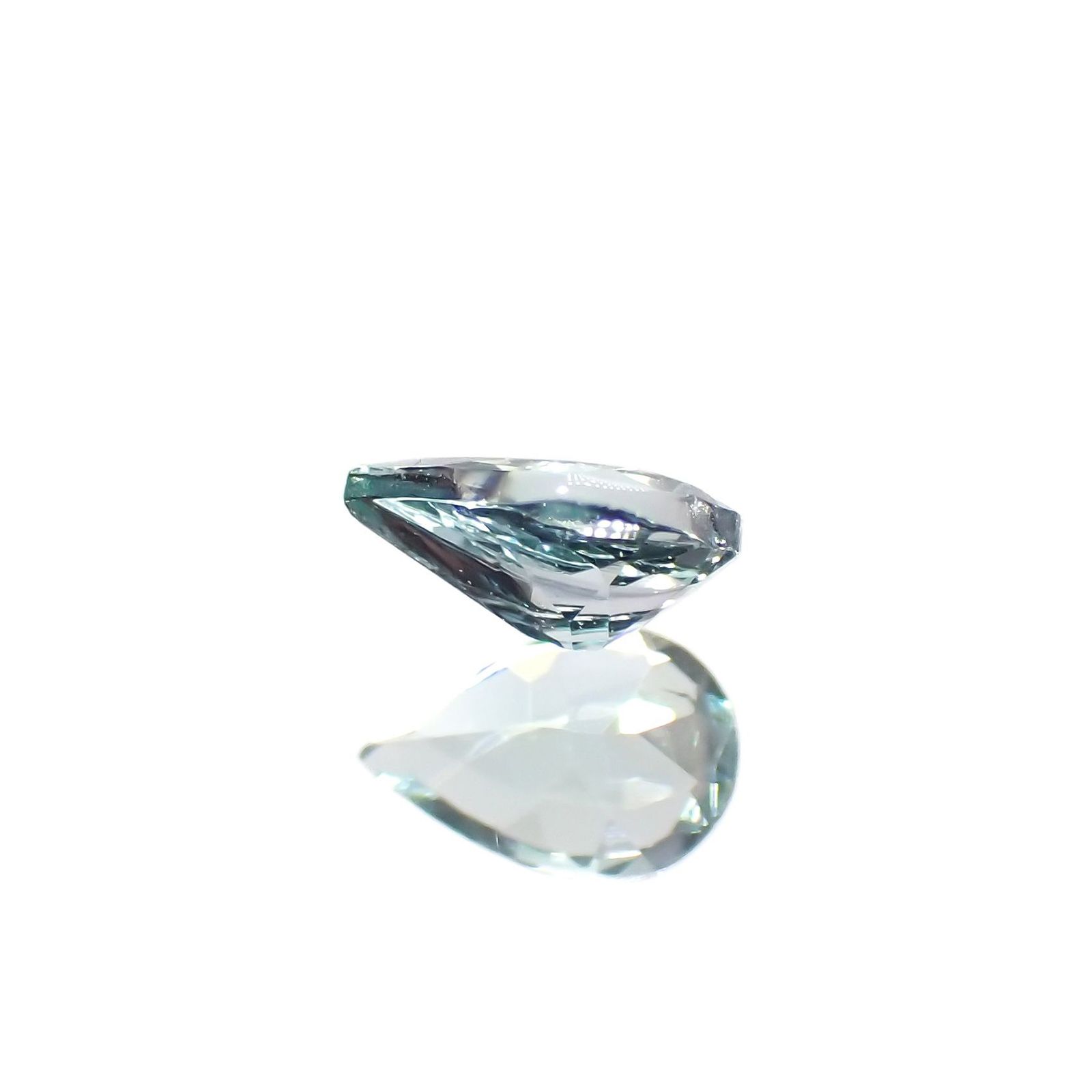 ブルーグリーンコーネルピン タンザニア産 0.15ct / 4.3x2.9mm前後 [260222855]