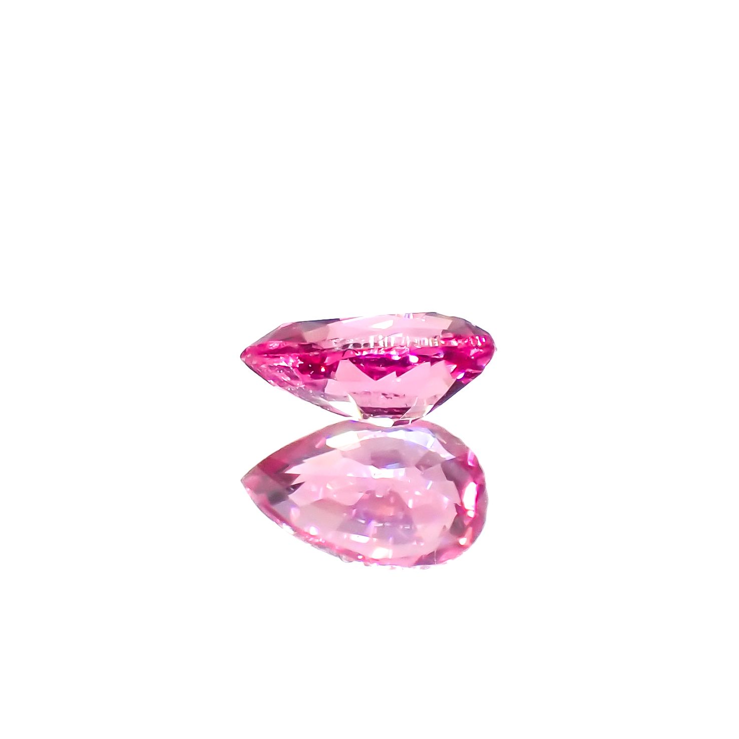 ホットピンクスピネル タンザニア産 0.23ct[231224511]4.8x3mm前後