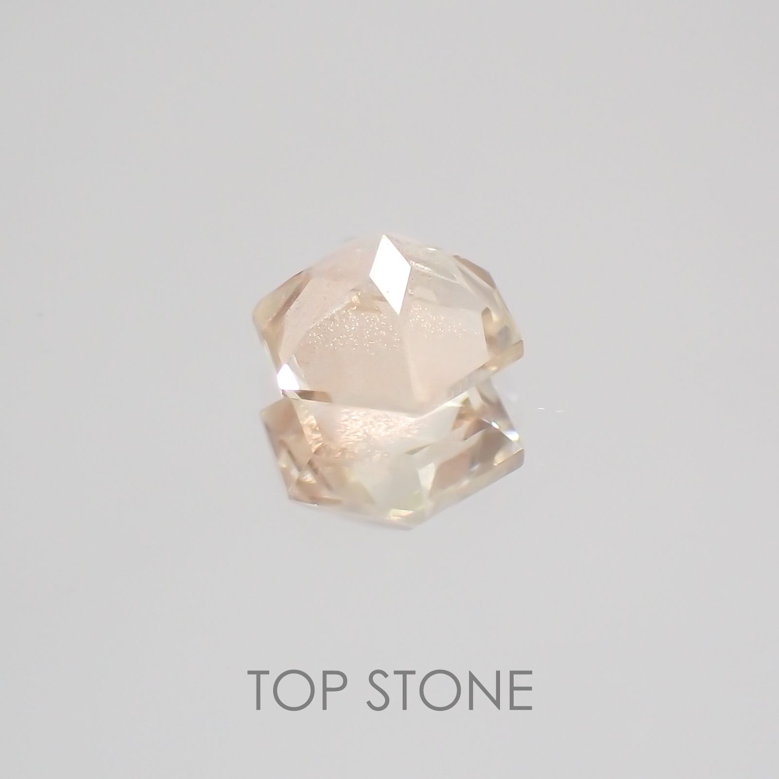 ◇ヘキサゴンカット◇オレゴンサンストーンSA アメリカ産 ルース 0.5ct[21019534]5.1×5.1mm前後