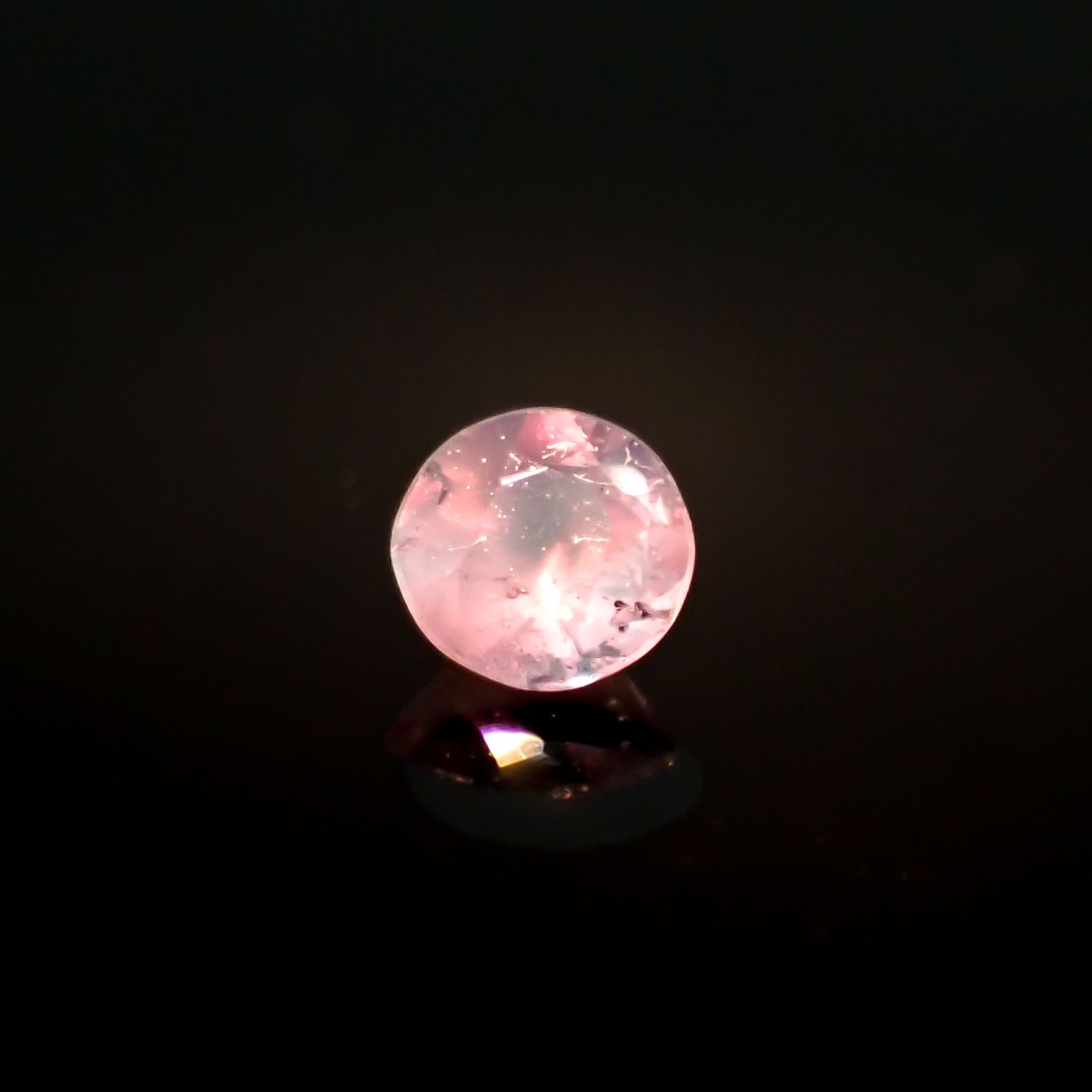 シルキーアレキサンドライト ブラジル・ミナスジェライス州ヘマチタ鉱山産 0.10ct [250129767]2.8x2.8mm前後