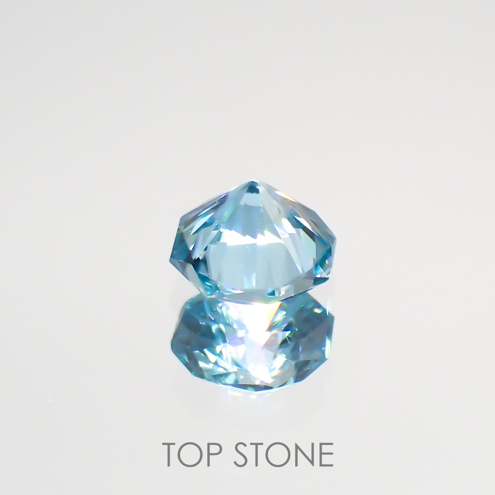 ◇オクタゴンカット◇ブルージルコン カンボジア産 ルース 0.73ct[210913358]4.9×4.9mm前後