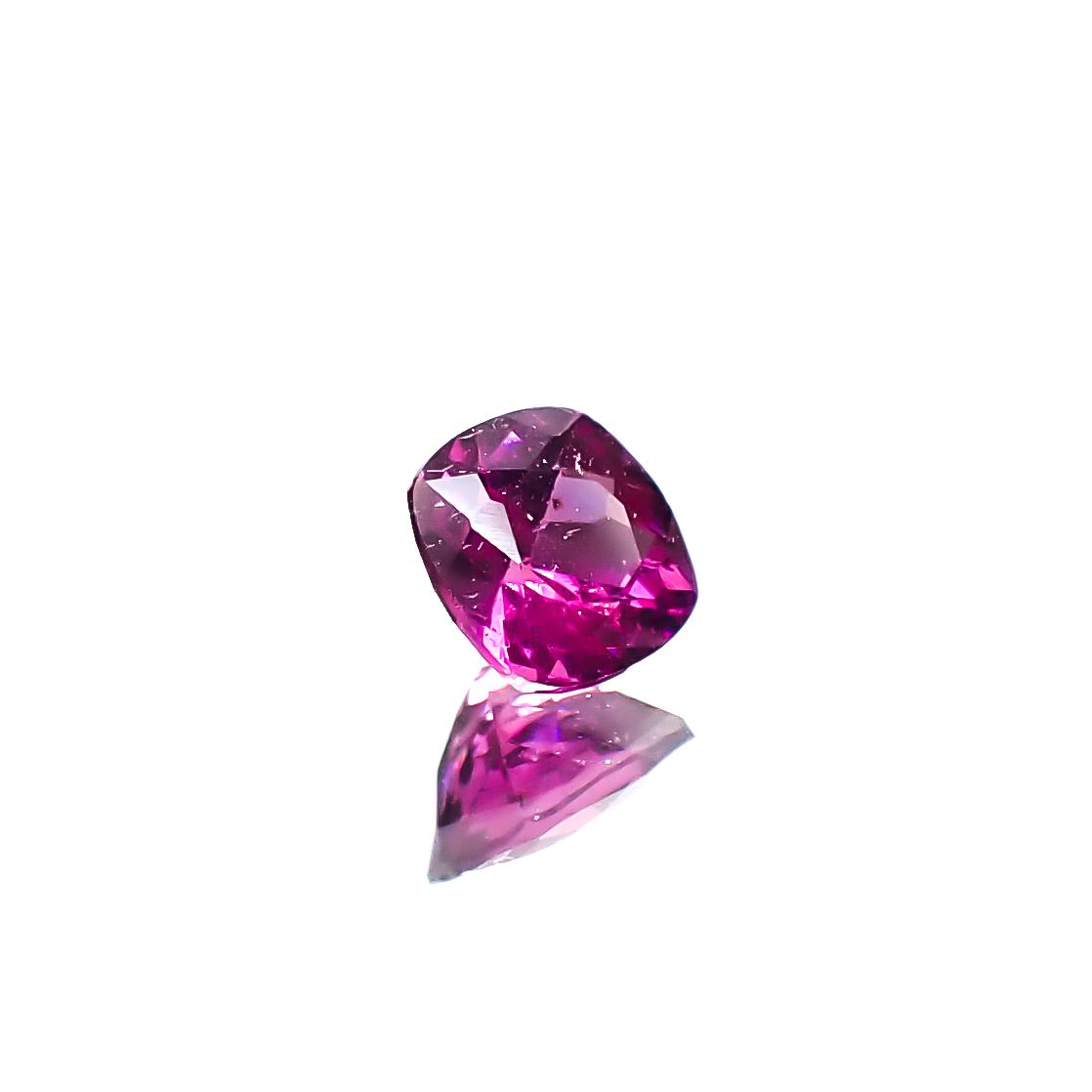 グレープガーネット(宝石名ガーネット)ブラジル産 0.40ct 識別済[241229642]4.2x4.1mm前後